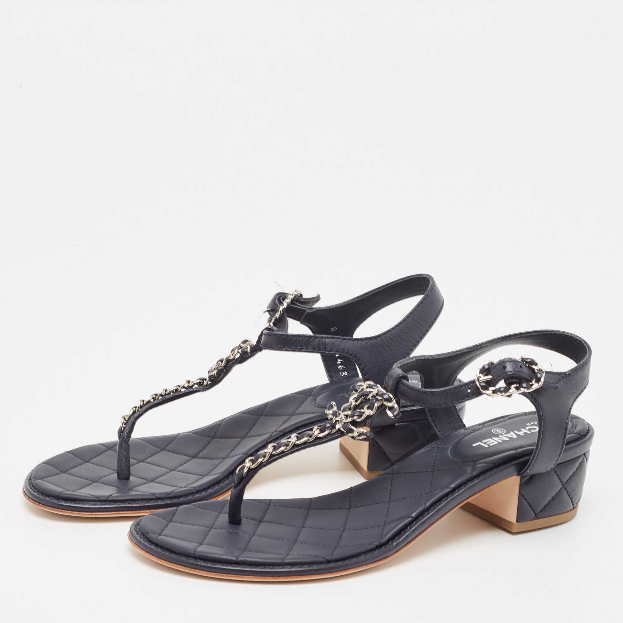 

Chanel Navy Blue Leather CC Chain Link Thong Sandals Size