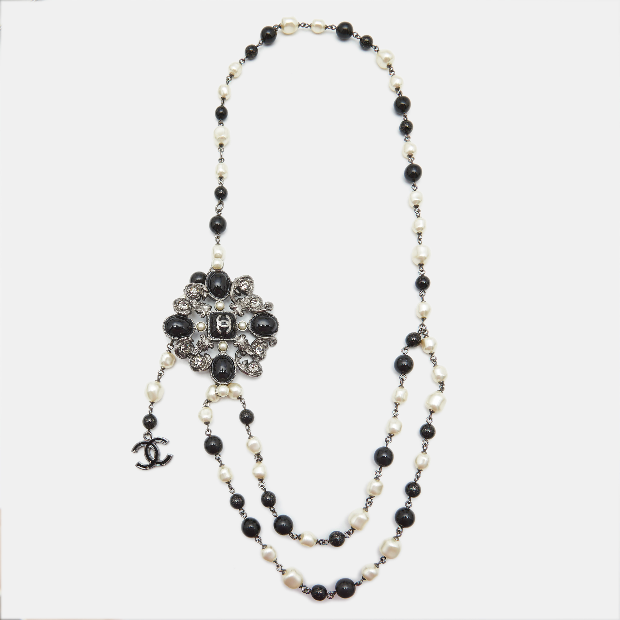 

Chanel CC Resin Faux Pearl Beads Crystals Silver Tone Necklace