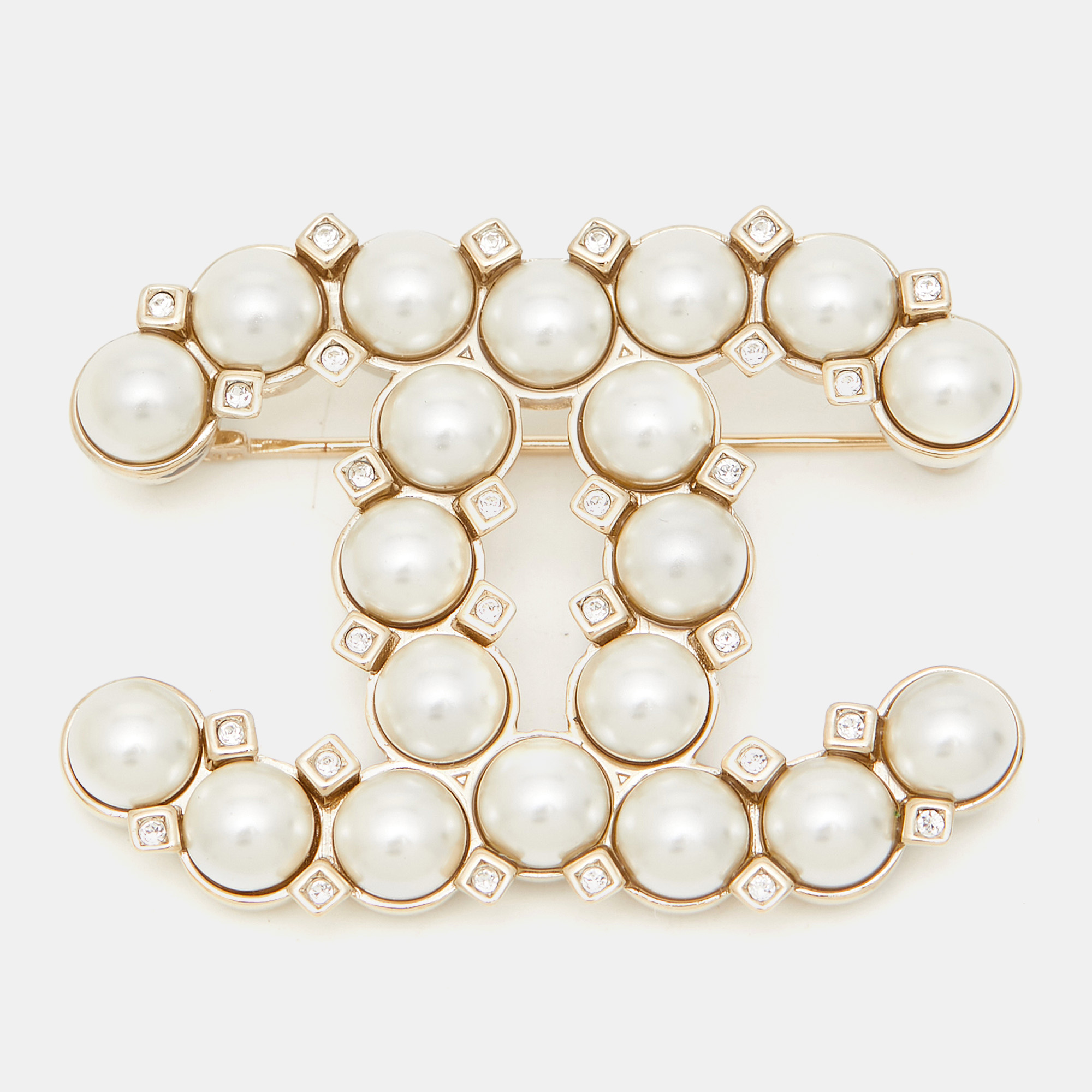 

Chanel CC Faux Pearl Crystals Gold Tone Pin Brooch