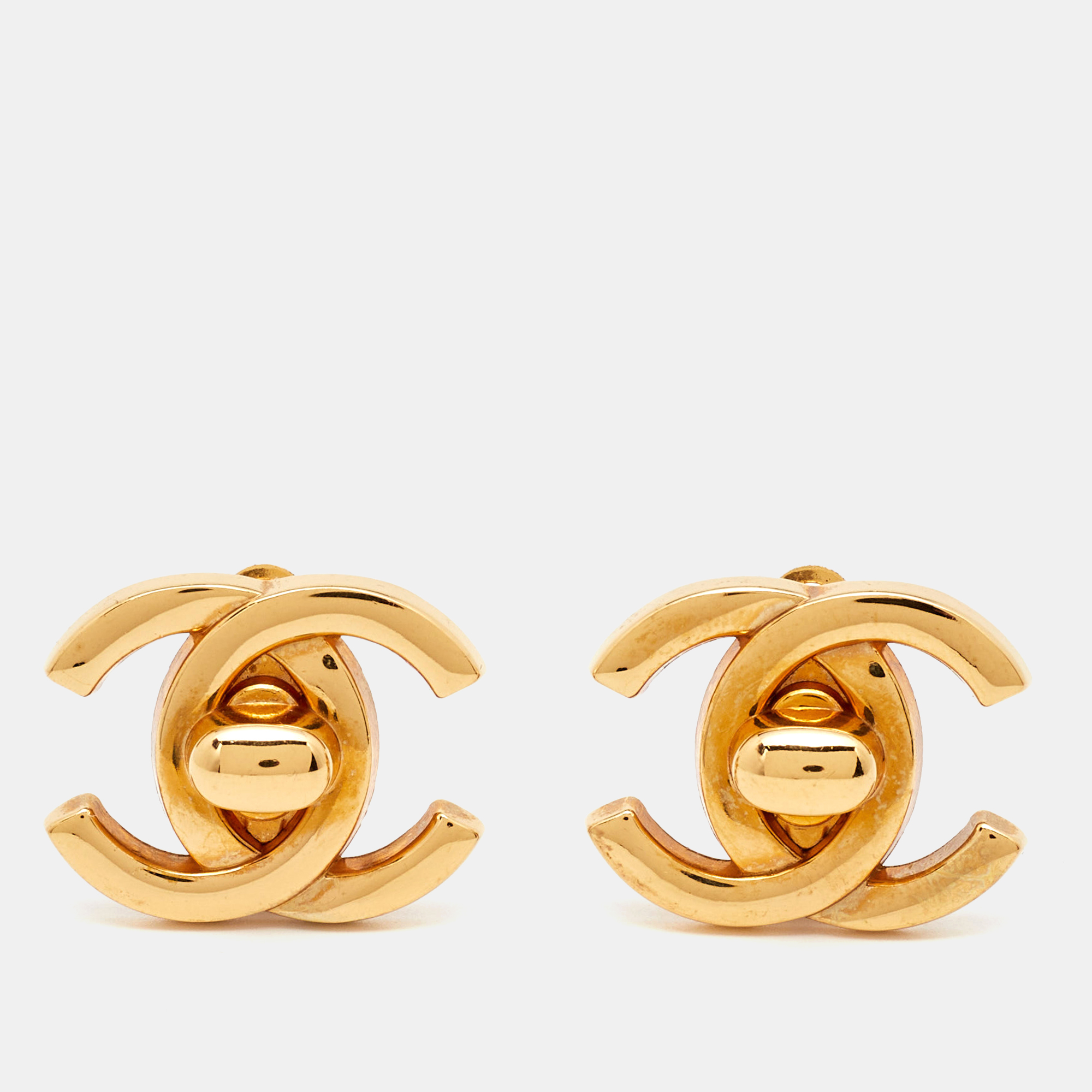 

Chanel CC Turnlock Gold Tone Clip-on Earrings