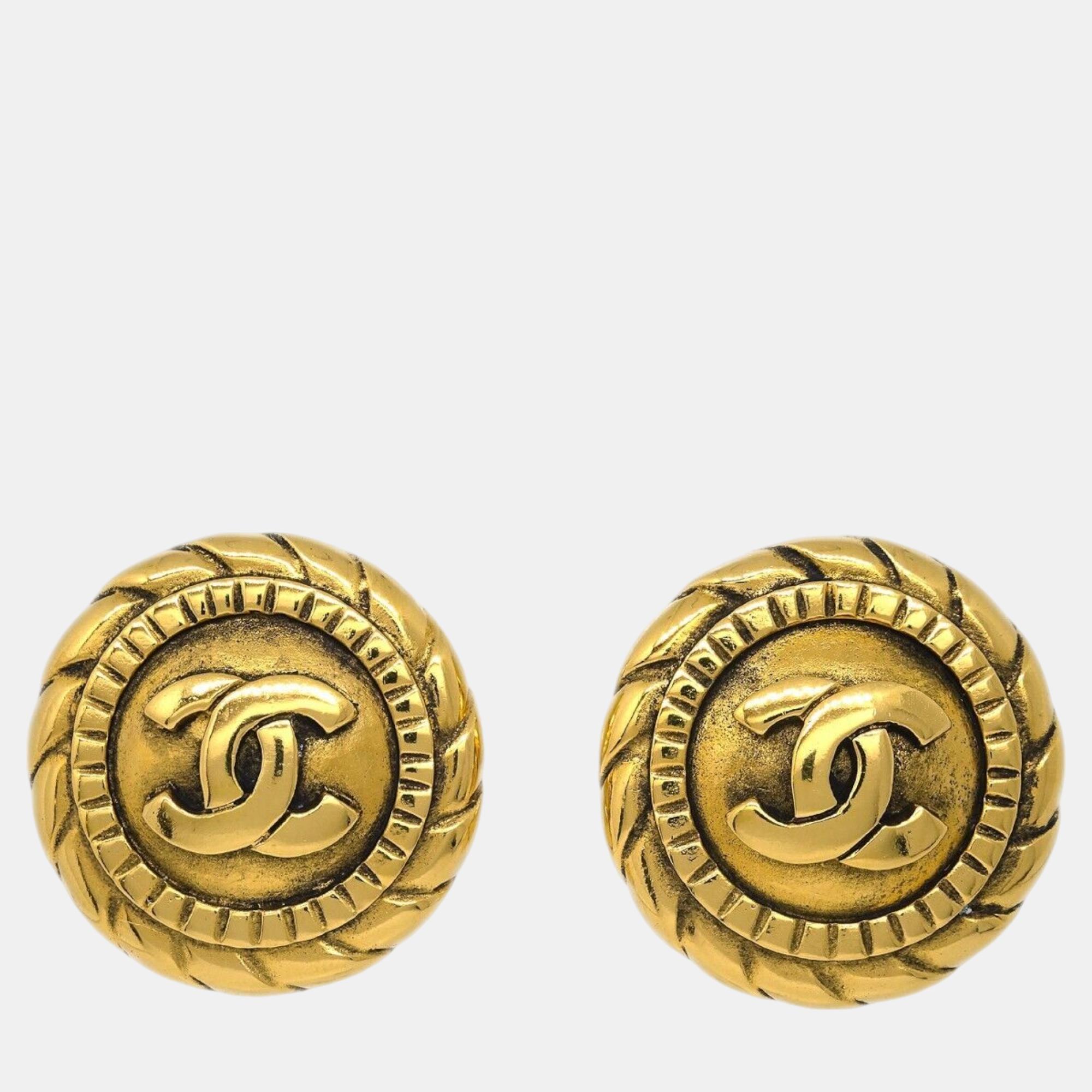 

Chanel Gold Button Clip-On Earrings