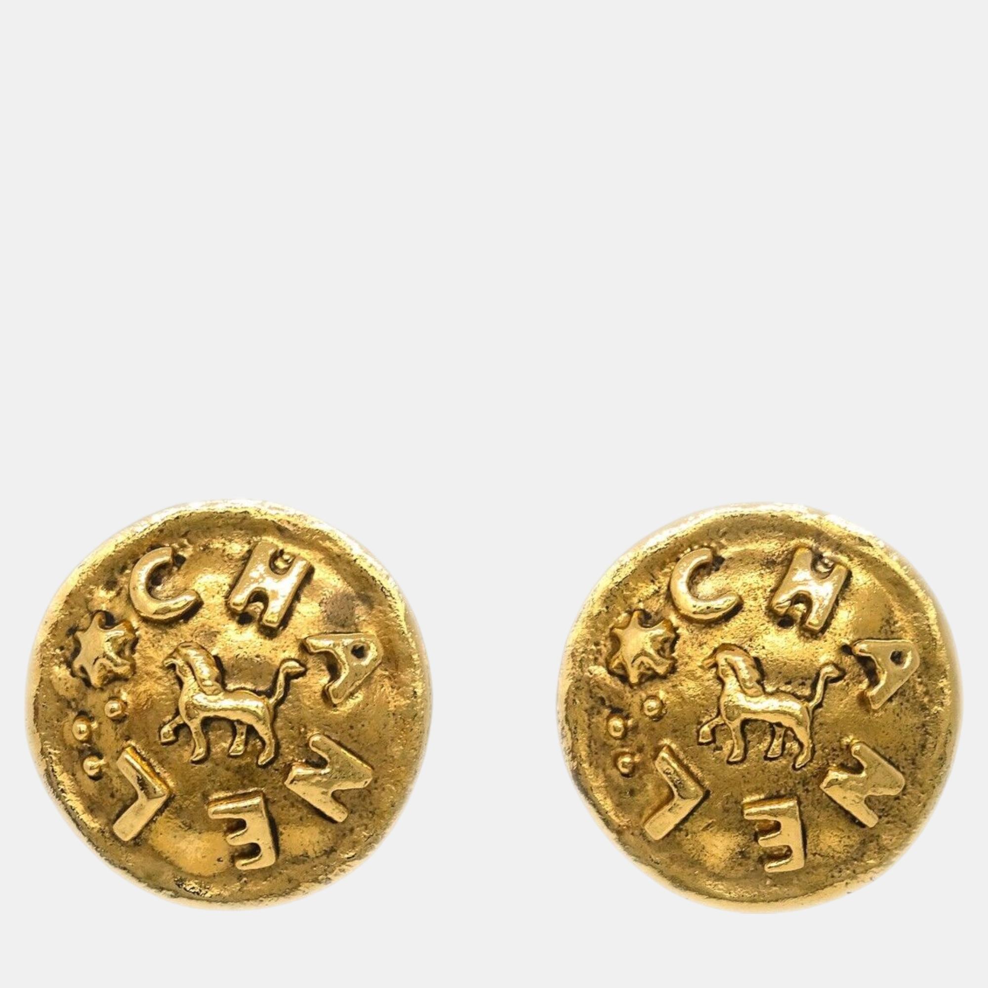 

Chanel Gold Lion Button Clip-On Earrings 23