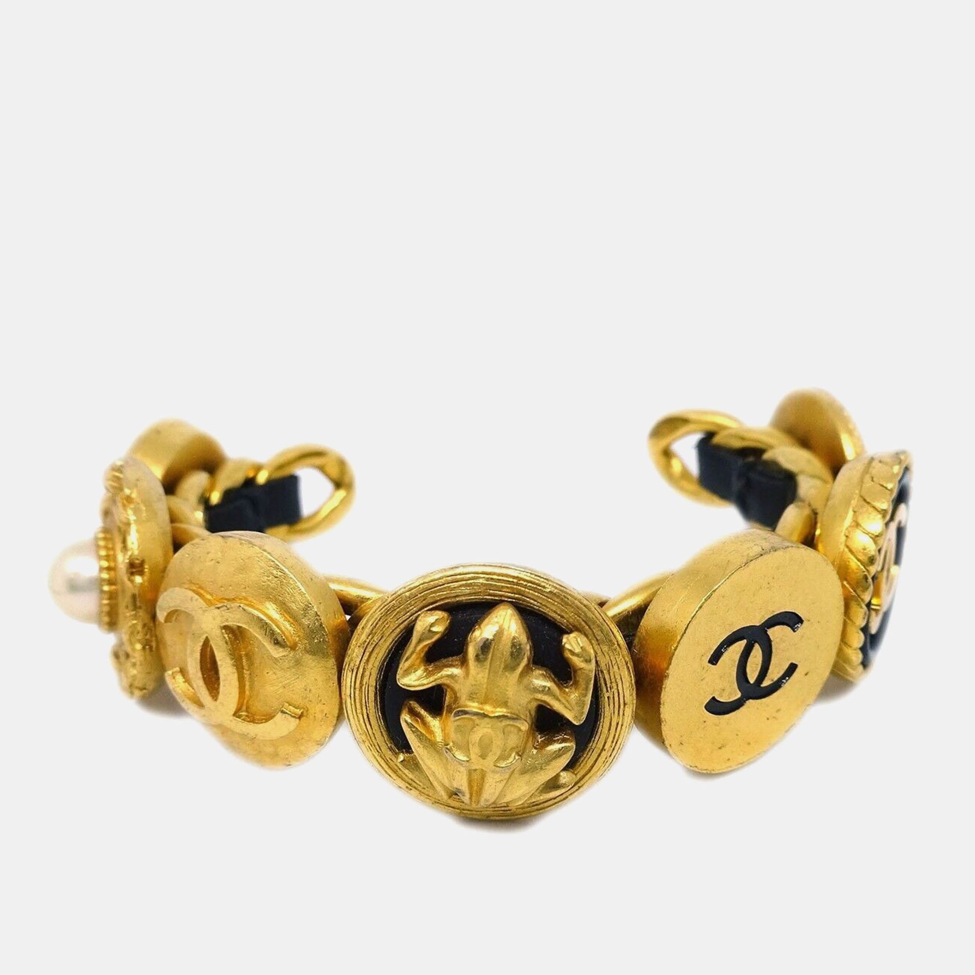 

Chanel Artificial Pearl Gold Bracelet