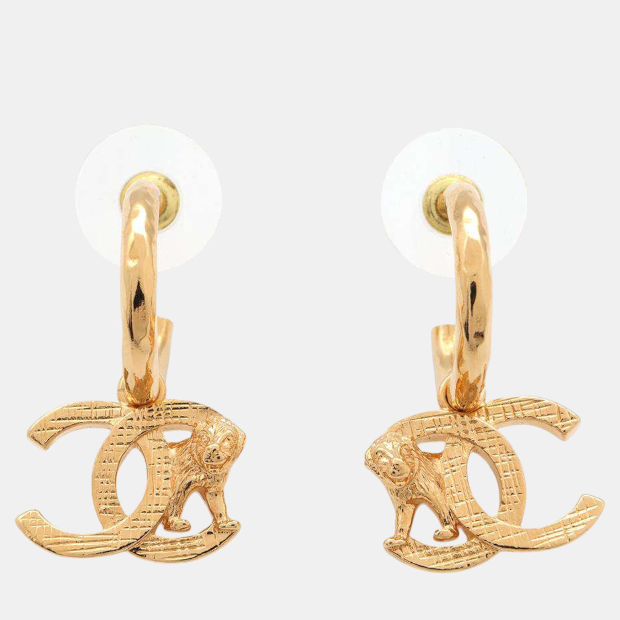 

Chanel Gold Metal Cc Logo Earrings