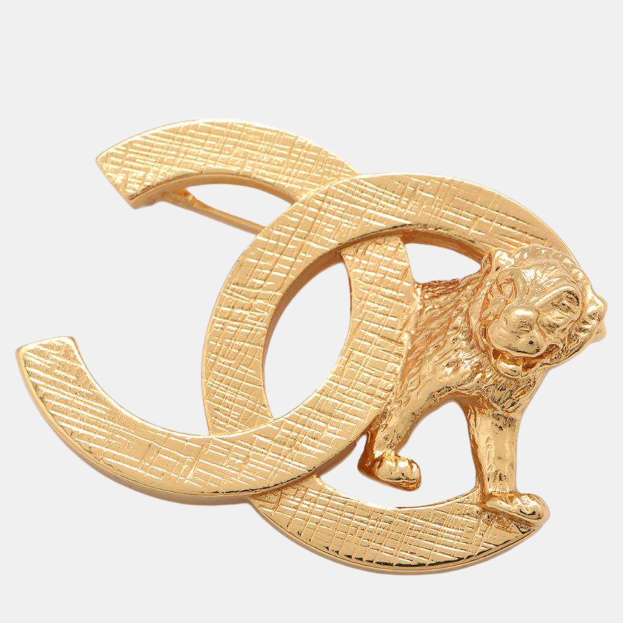 

Chanel Gold Metal Cc Logo Brooch