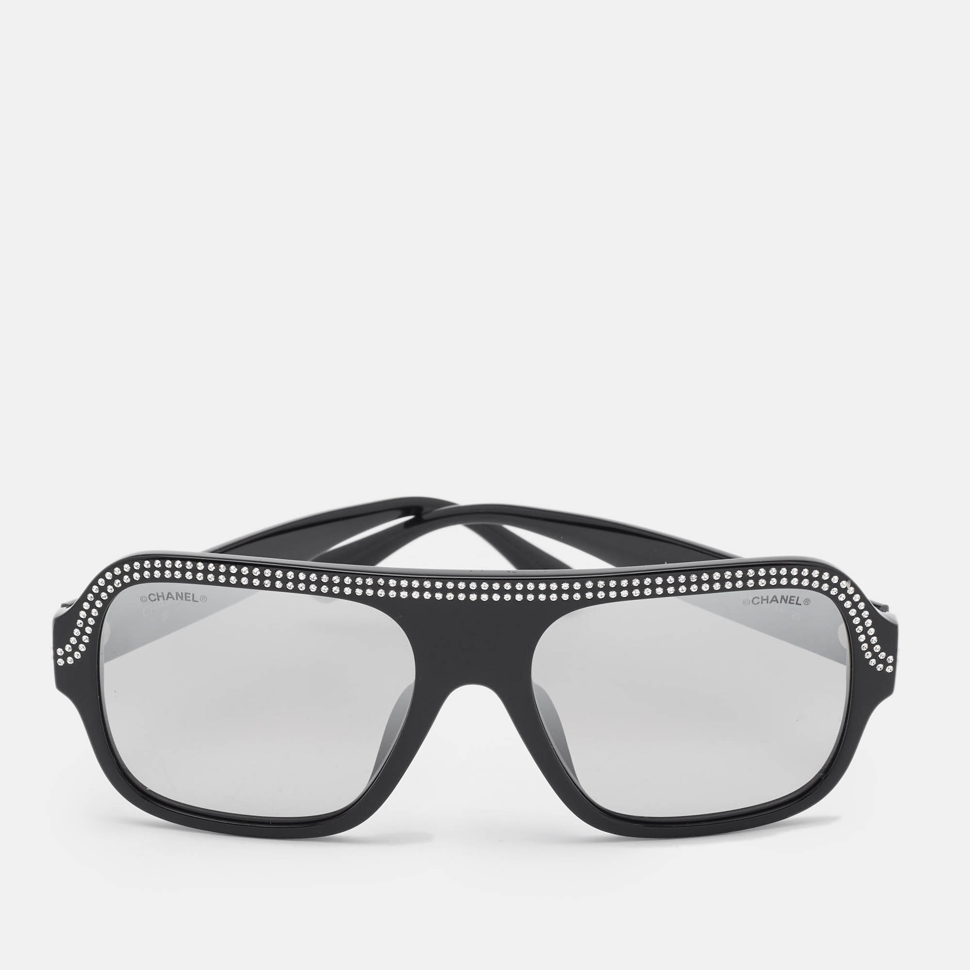 

Chanel Black Gradient CC Crystals Square Sunglasses