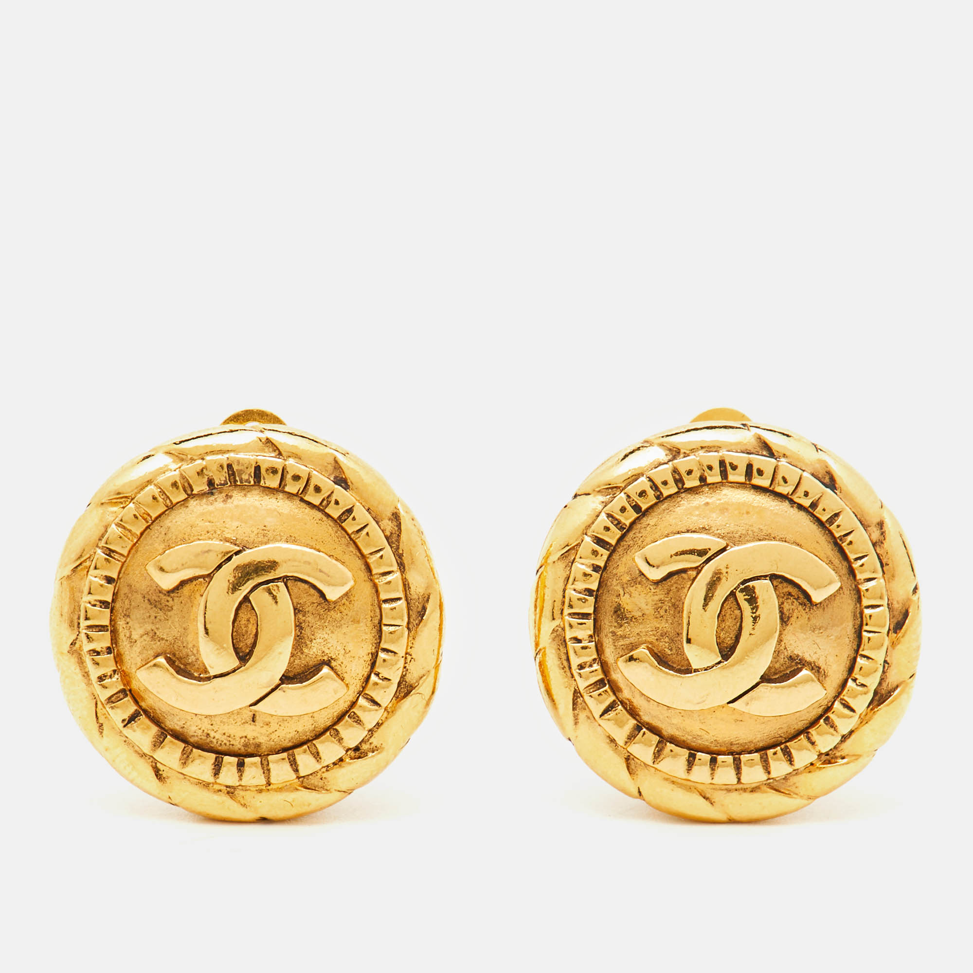 

Chanel CC Gold Tone Clip On Earrings