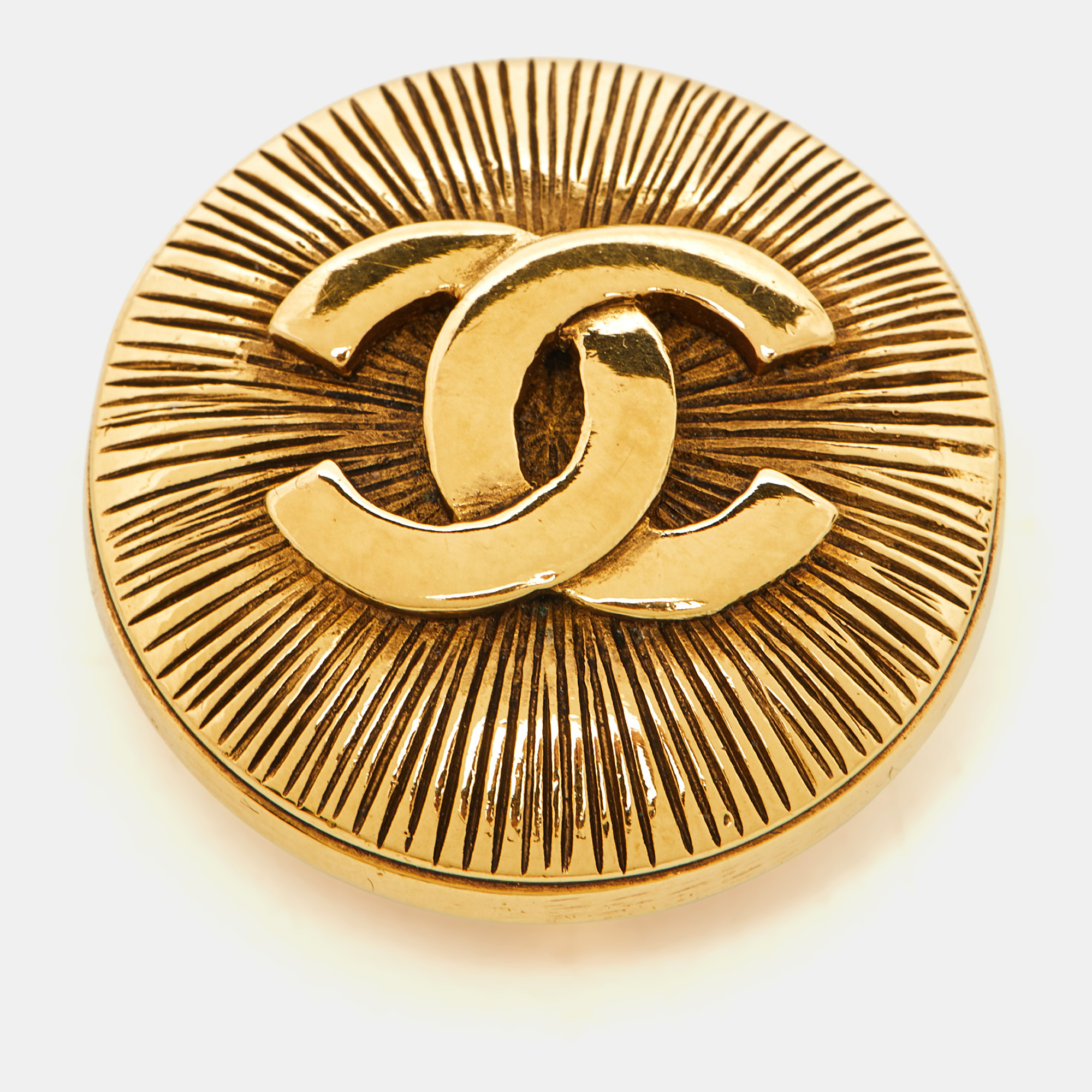 

Chanel CC Vintage Gold Tone Brooch