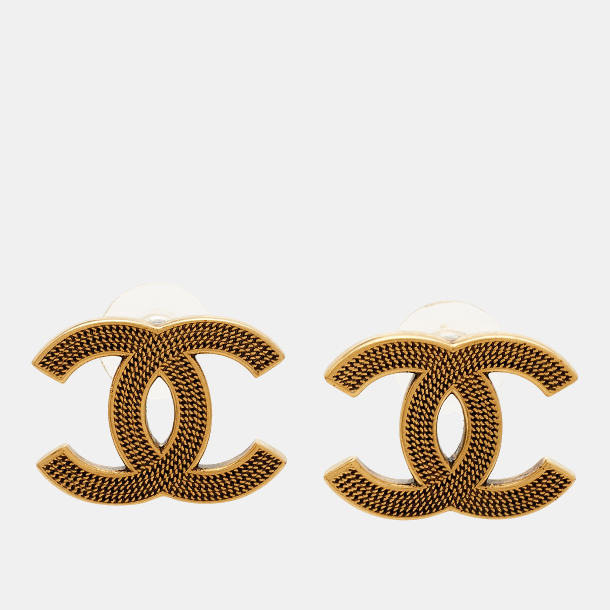 

Chanel CC Gold Tone Earrings