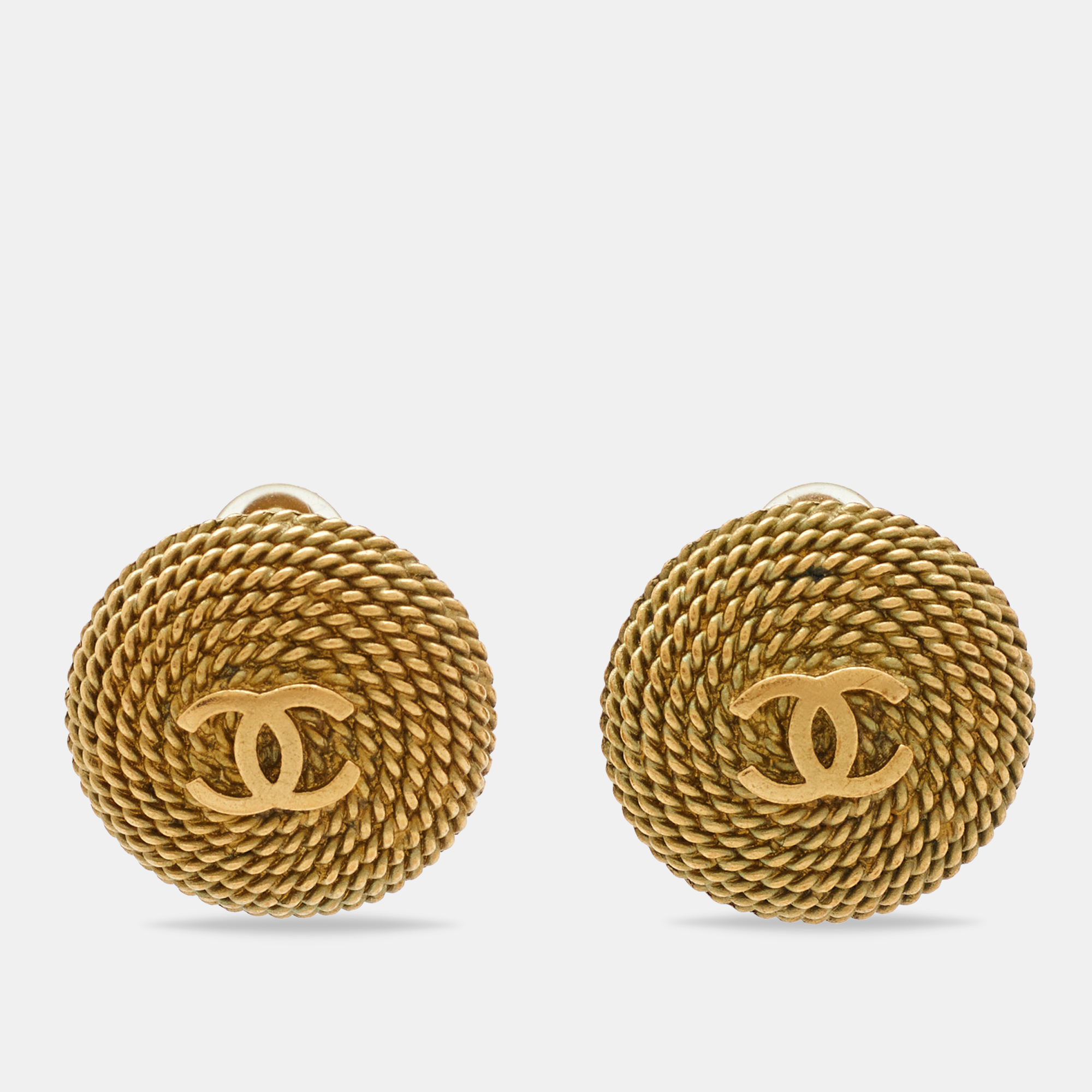 

Chanel CC Rope Motif Gold Tone Round Clip-on Stud Earrings