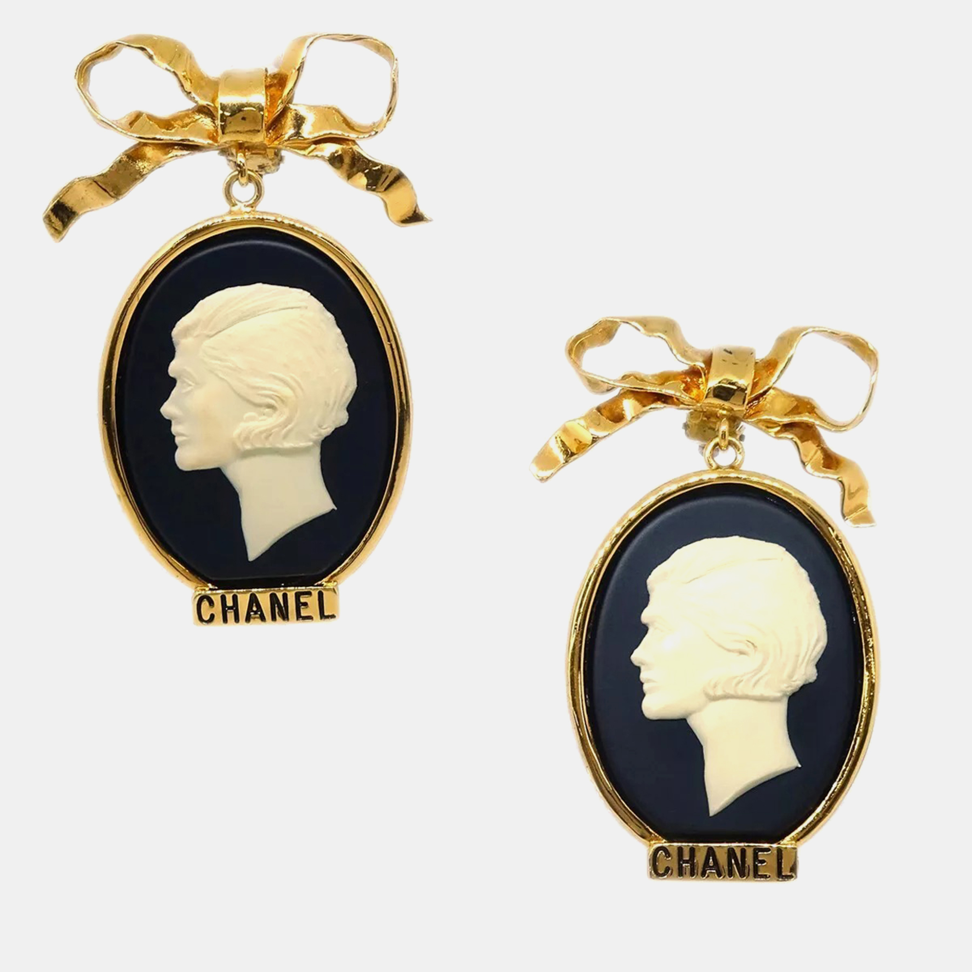 

Chanel Cameo Dangle Earrings Clip-On Gold