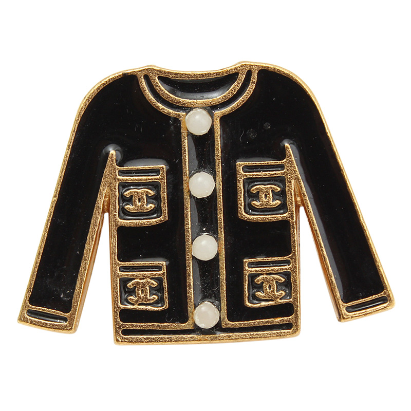 Chanel Black/White Resin Classic Jacket Brooch Pin ref.215199 - Joli Closet