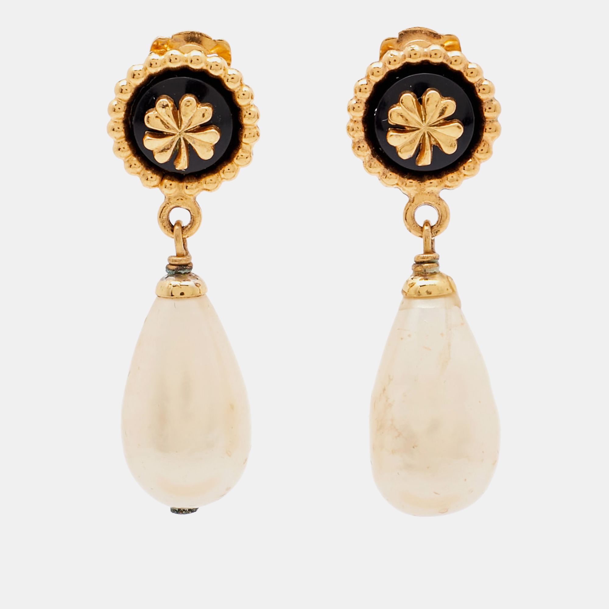 

Chanel Clover Enamel Faux Pearl Gold Tone Clip On Earrings