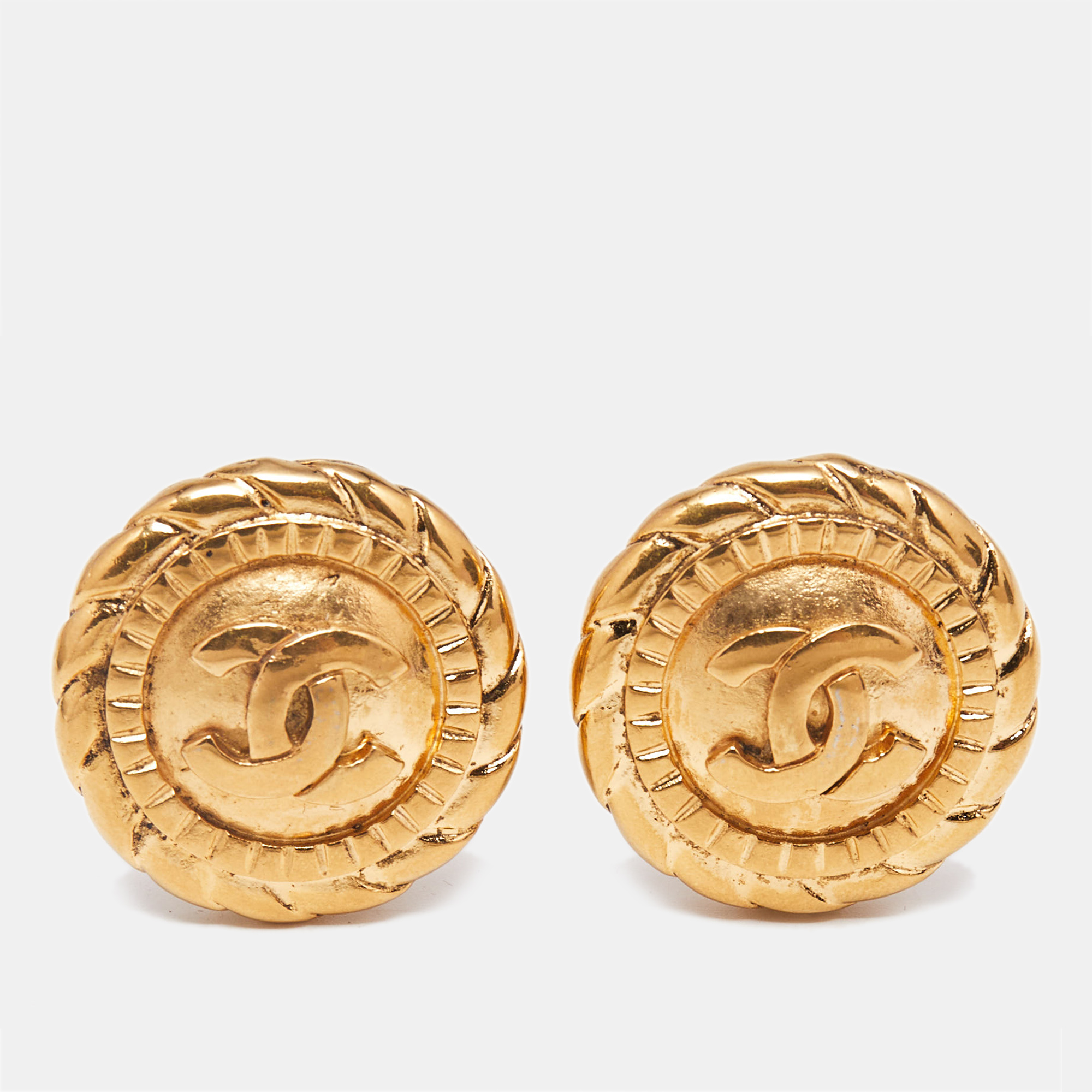 

Chanel CC Round Gold Tone Clip On Earrings