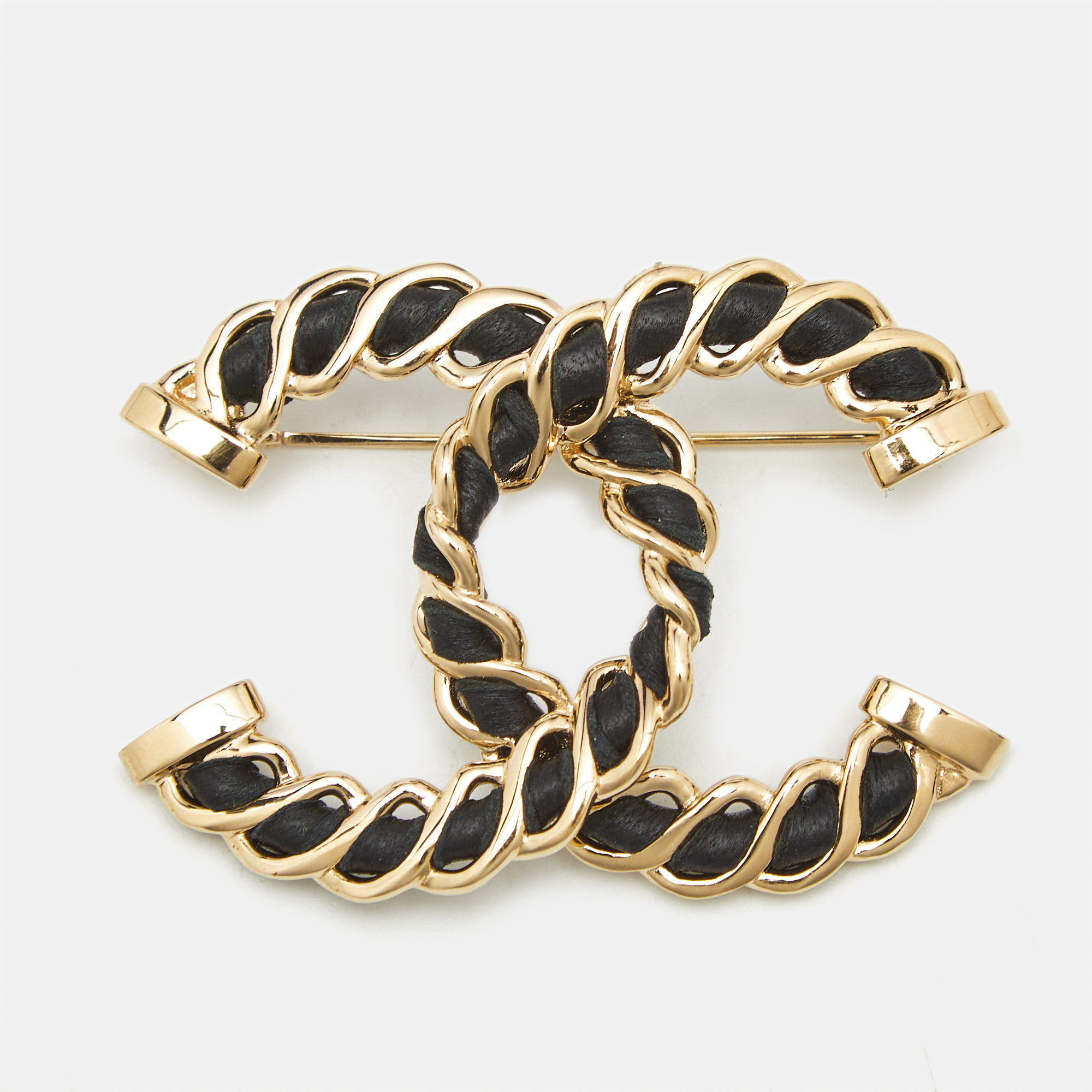 

Chanel CC Leather Gold Tone Brooch