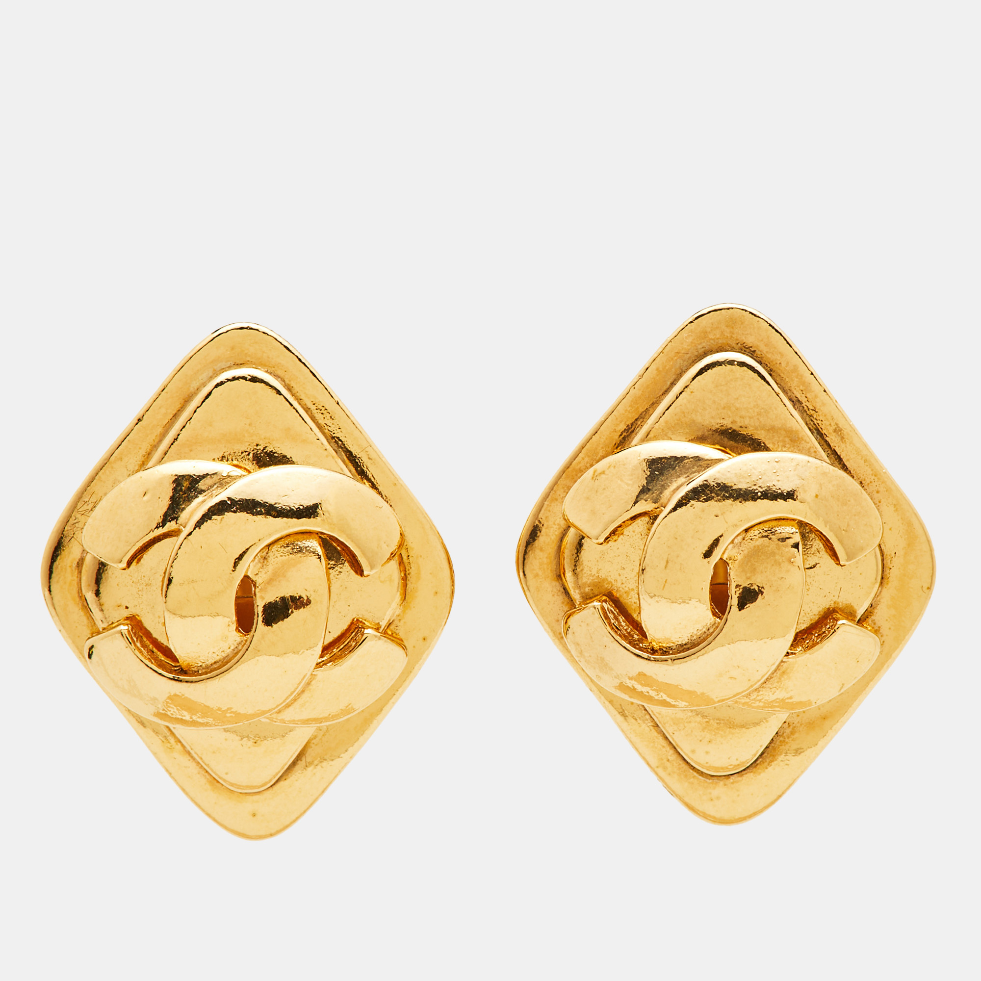

Chanel CC Gold Tone Rhombus Clip-on Earrings