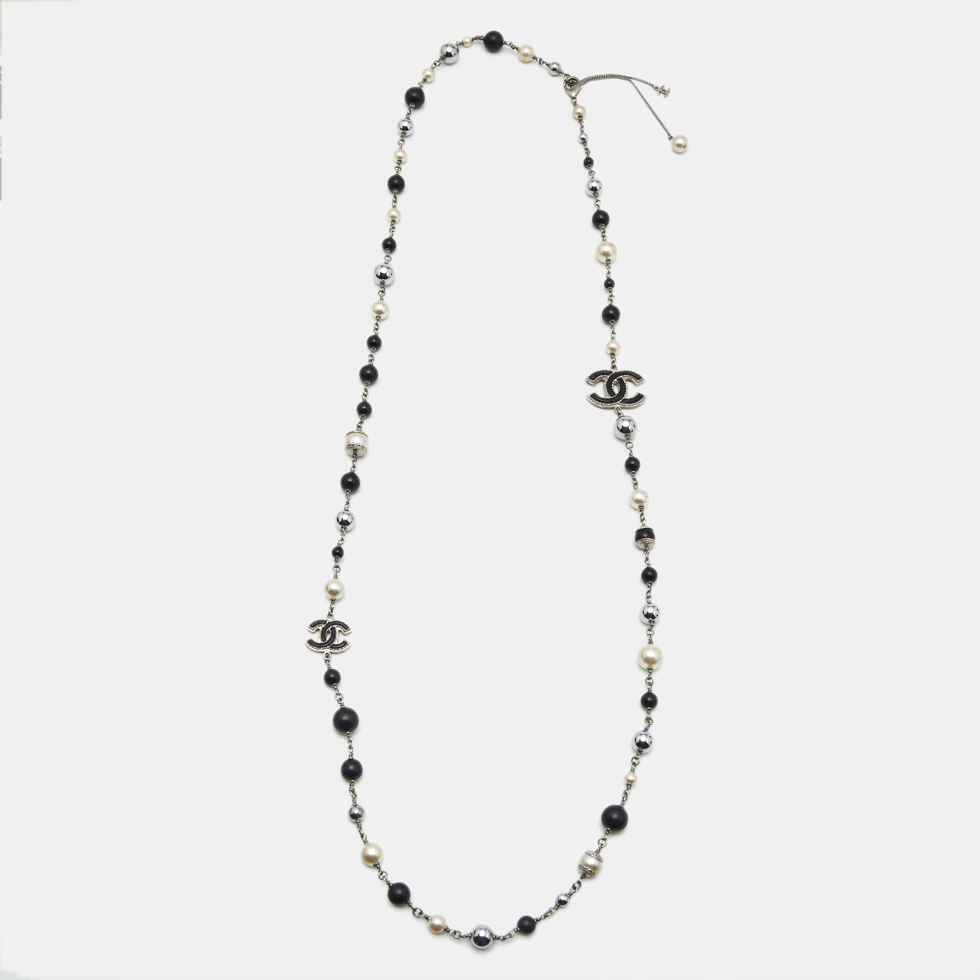

Chanel CC Faux Pearl Beads Enamel Silver Tone Station Necklace