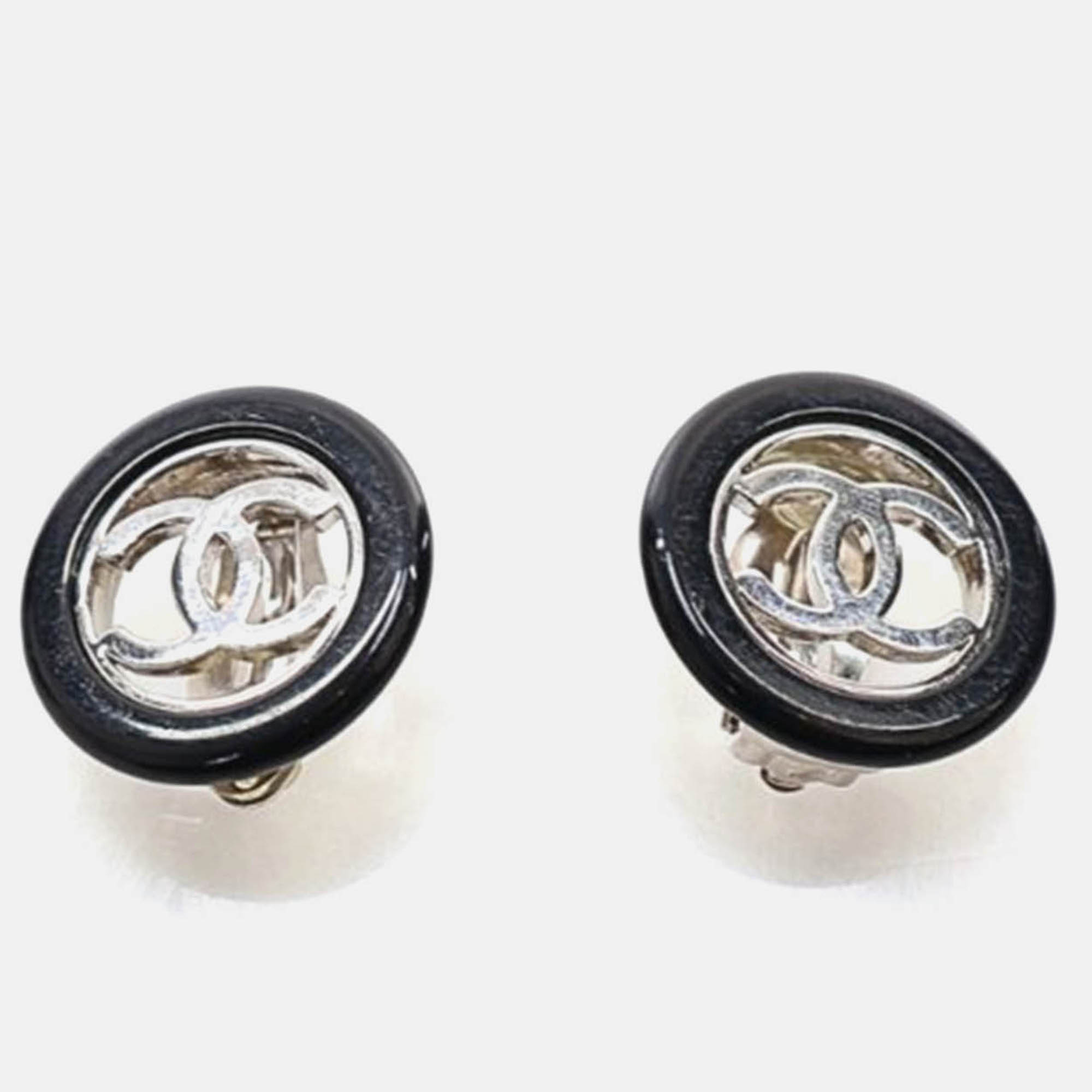 

Chanel CC Logo Classic Vintage Gold Clip On Earrings