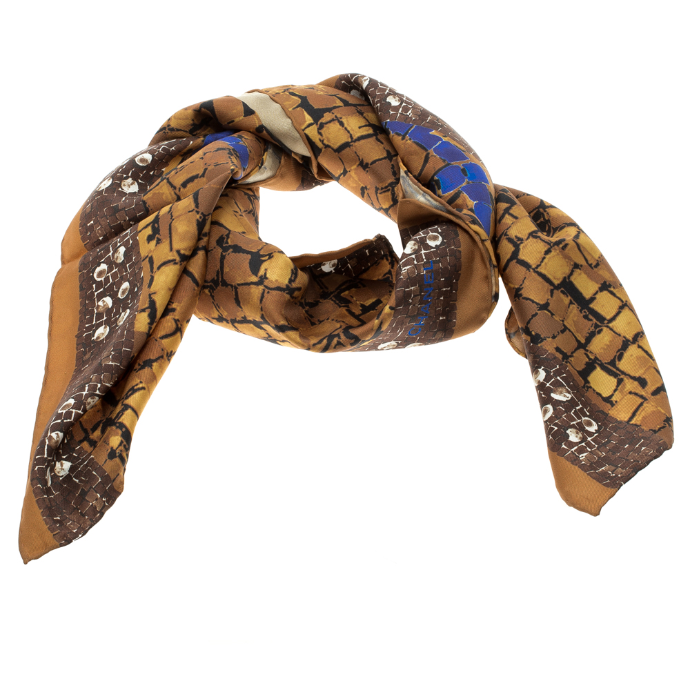مملوكة مسبقًا Chanel Multicolor Mosaic CC Logo Print Silk Square Scarf 