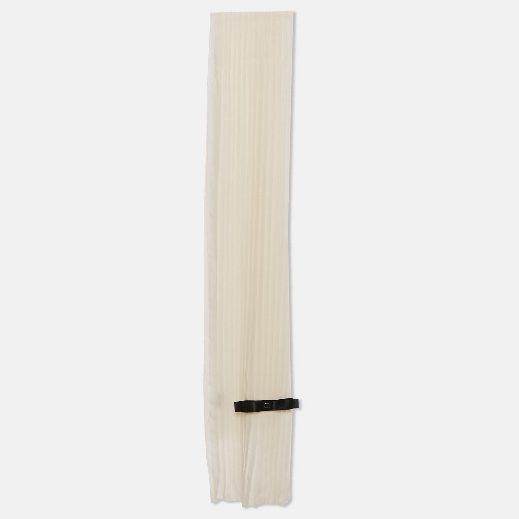 

Chanel Off-White Silk Pleated Scarf