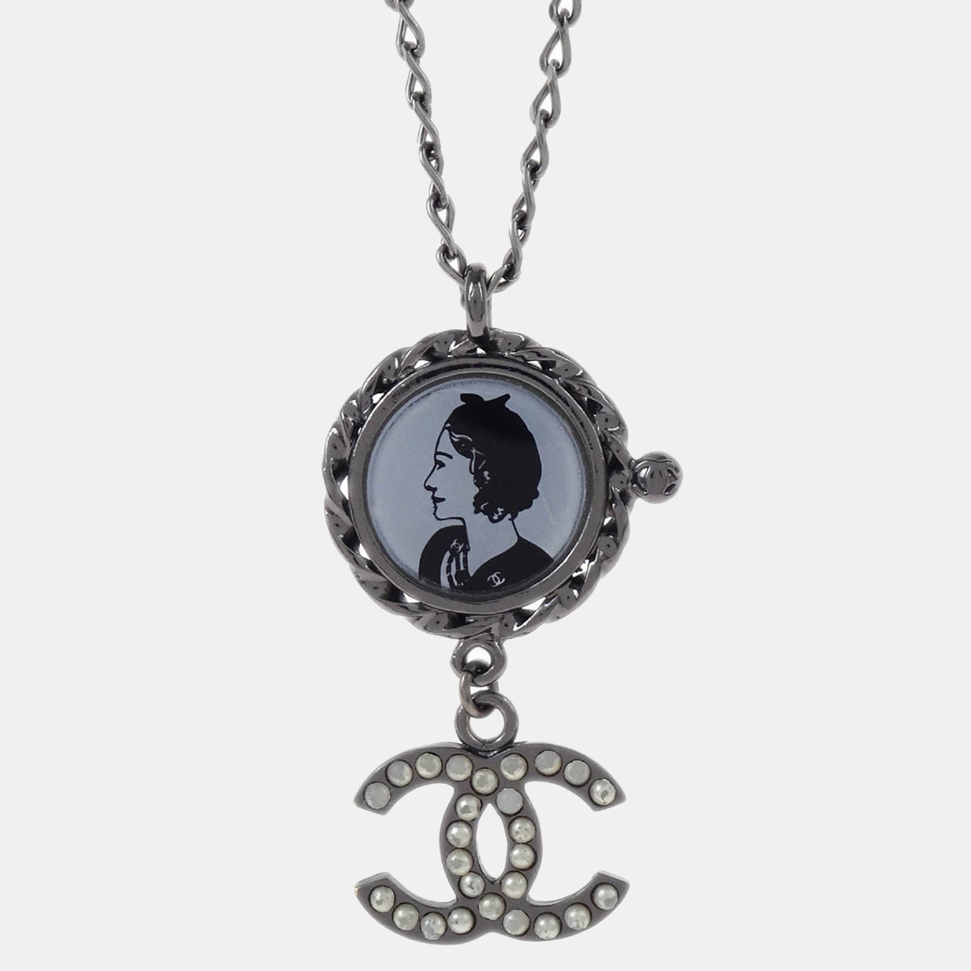 

Chanel Mademoiselle CC Silver Pearl Chain Pendant Necklace