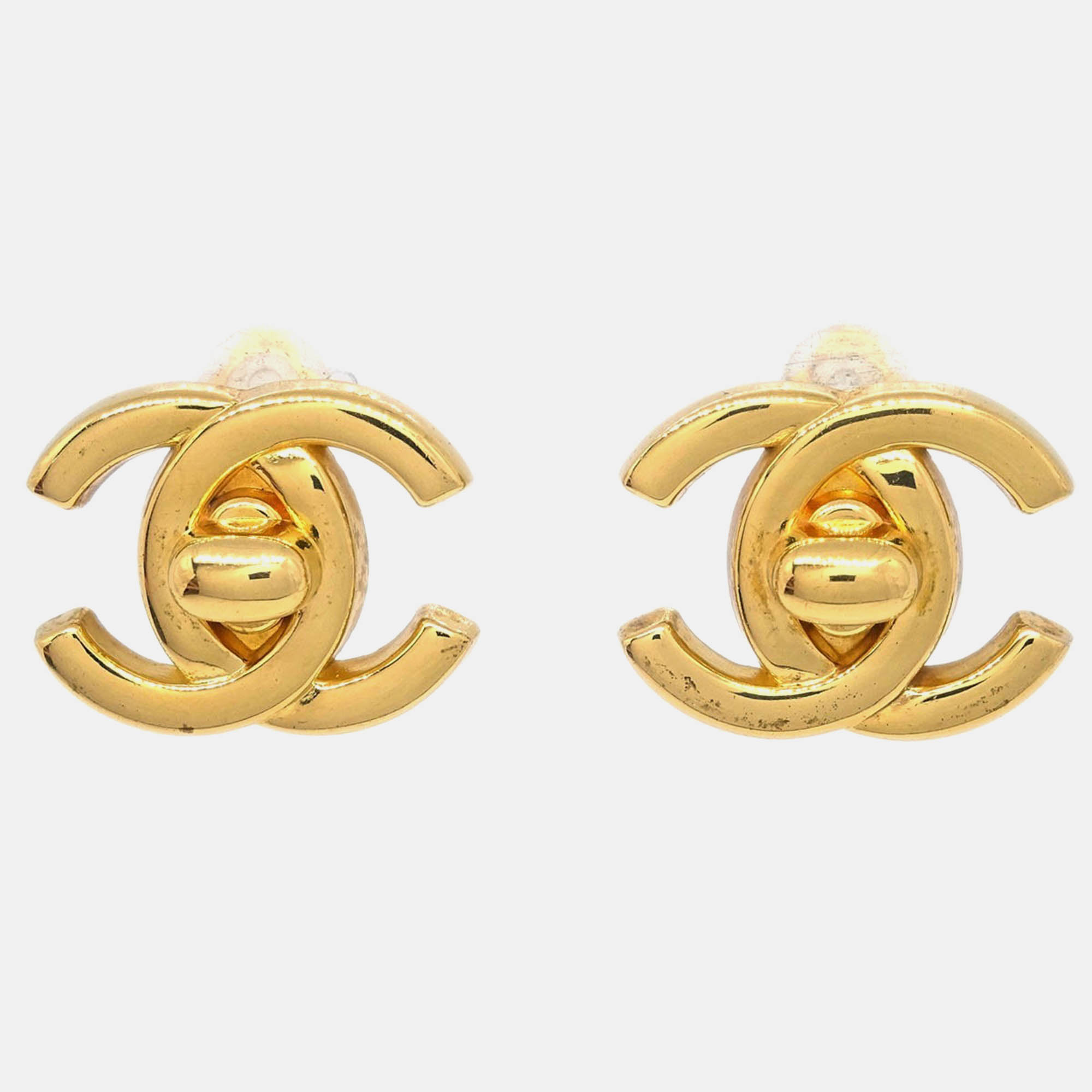 

Chanel CC Turnlock Earrings Clip-On Gold