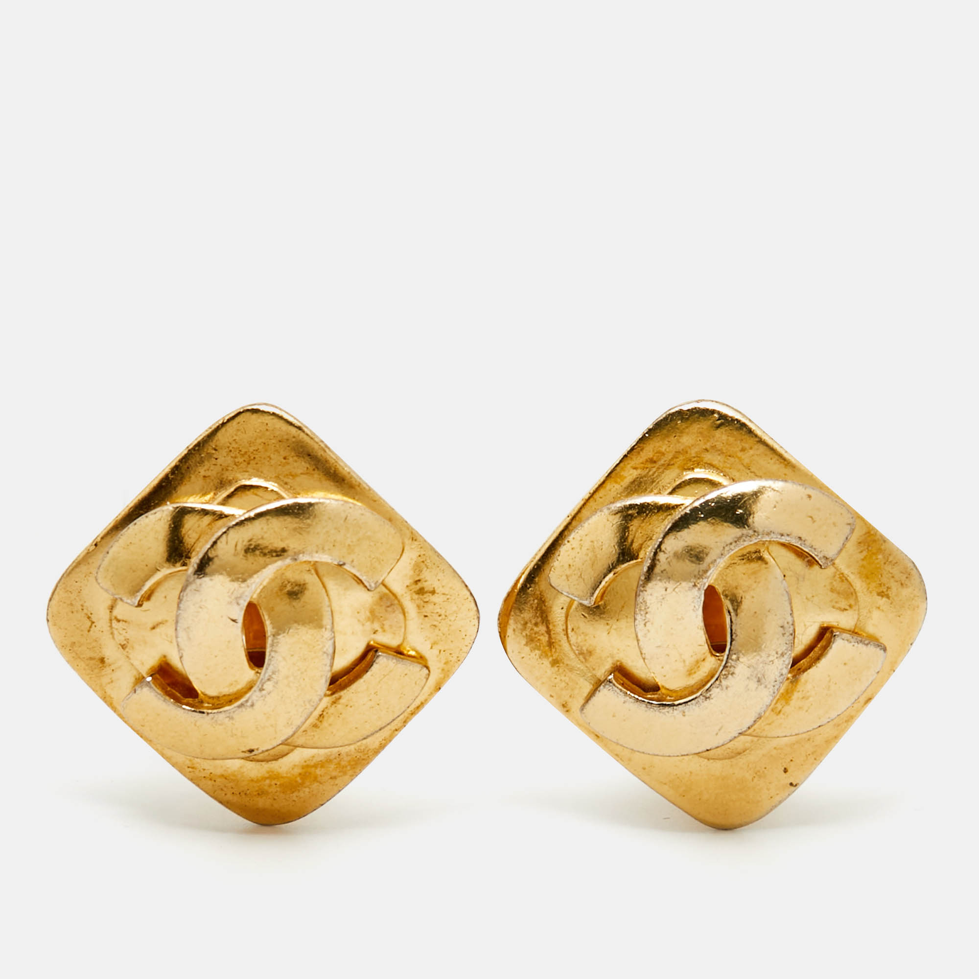 

Chanel CC Gold Tone Earrings