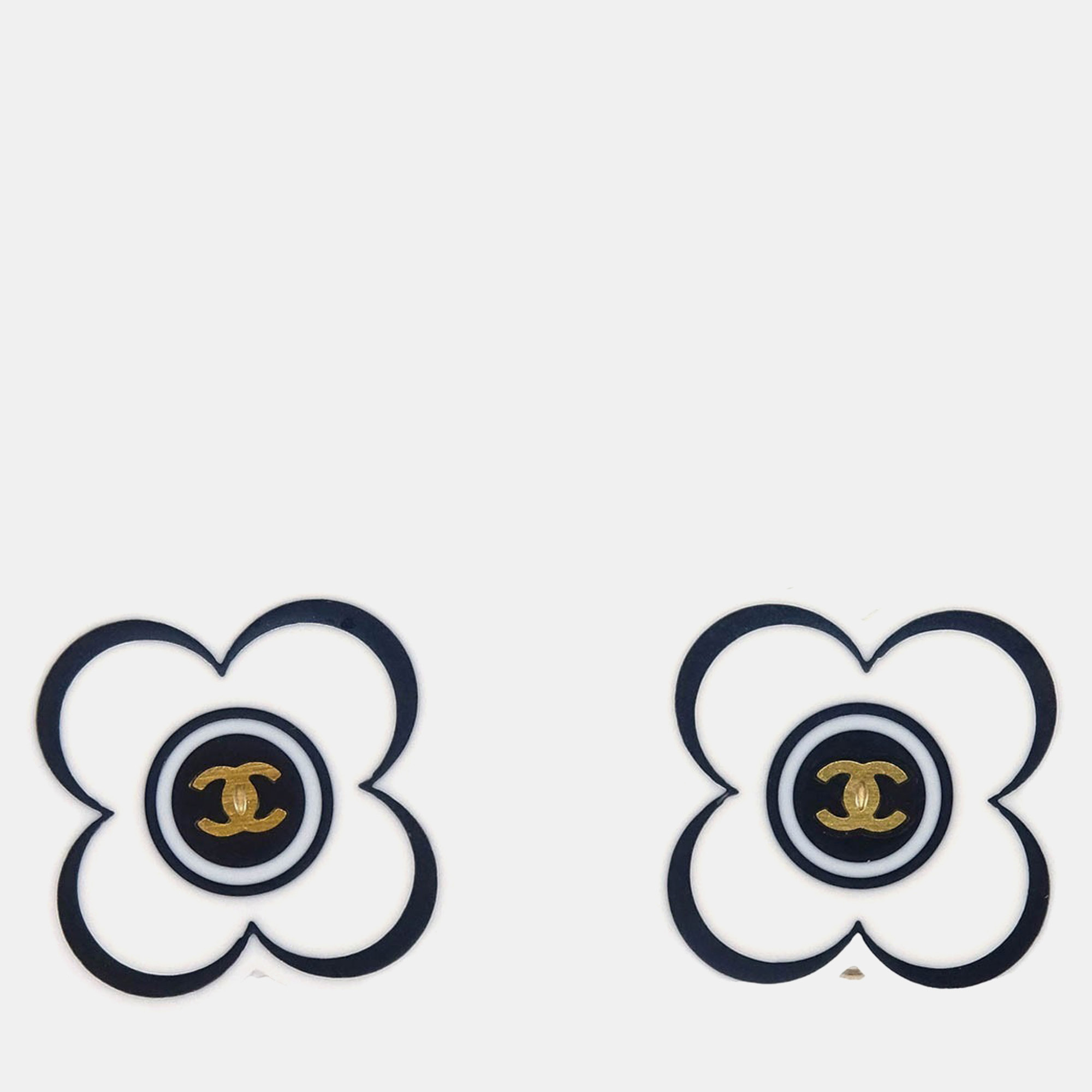 

Chanel Flower Earrings Clip-On White