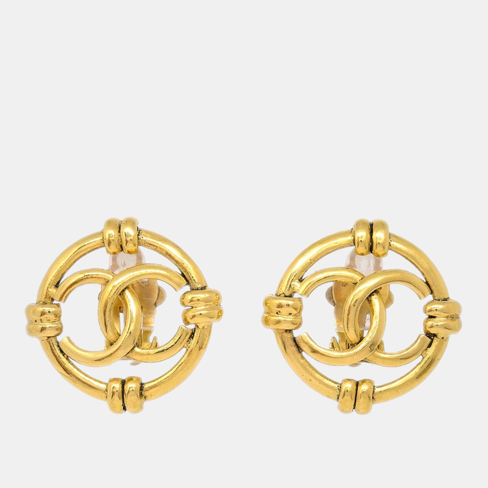 

Chanel Gold Button Earrings Clip-On