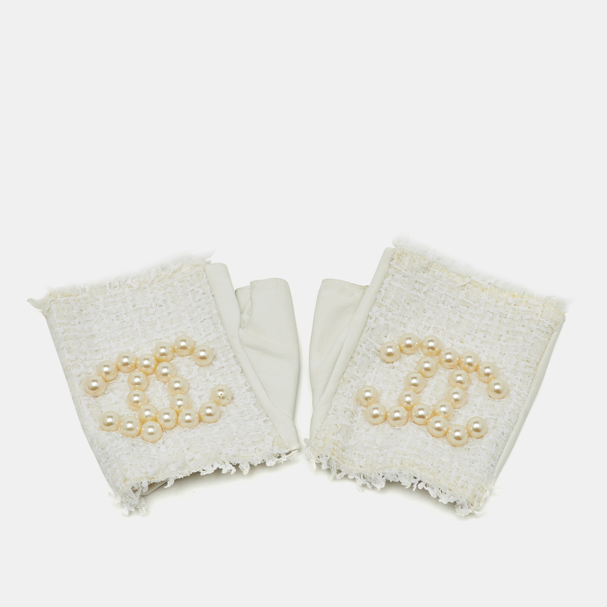 

Chanel Off White Leather and Tweed CC Pearl Embellished Fingerless Gloves Size