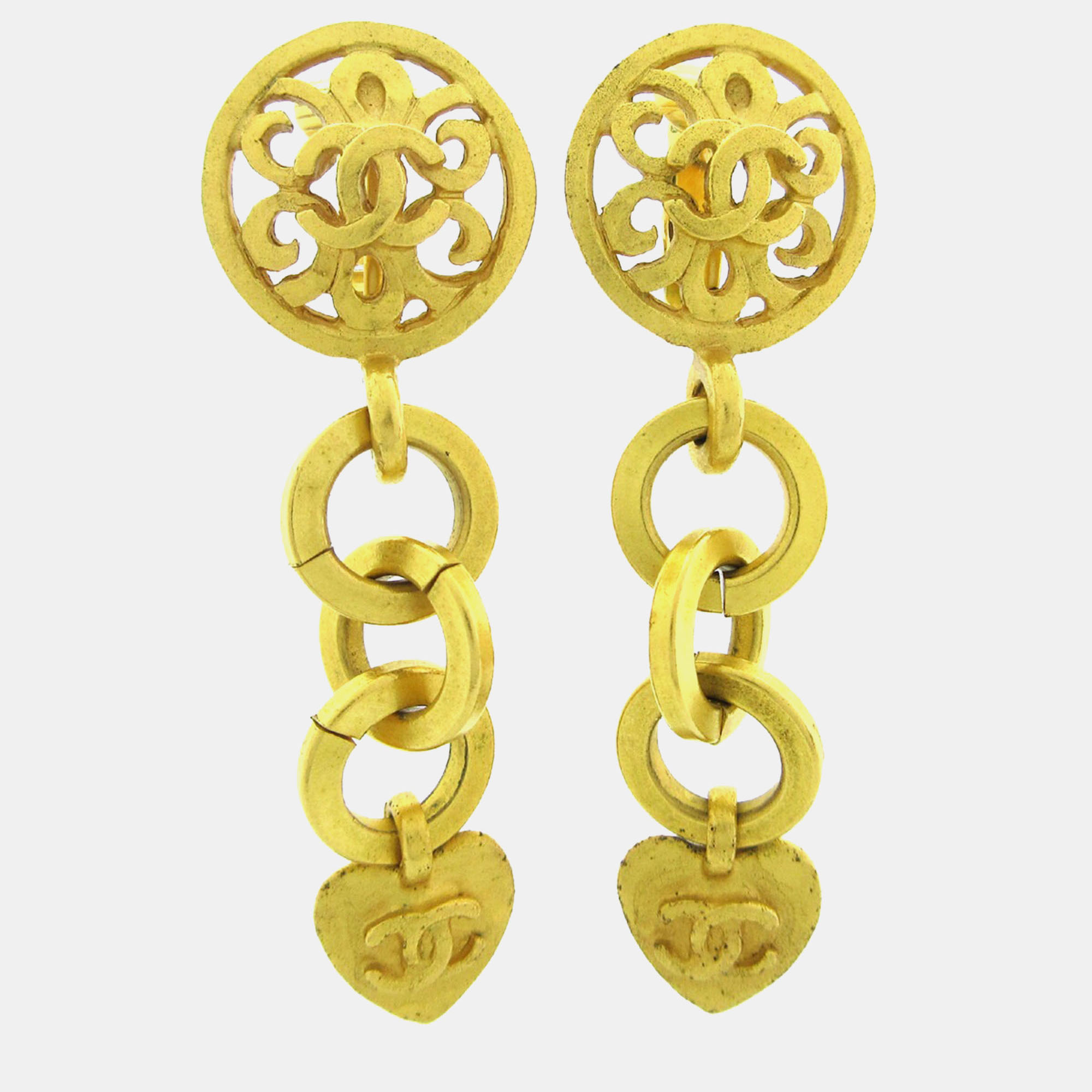 

Chanel Heart Dangle Earrings Clip-On Gold