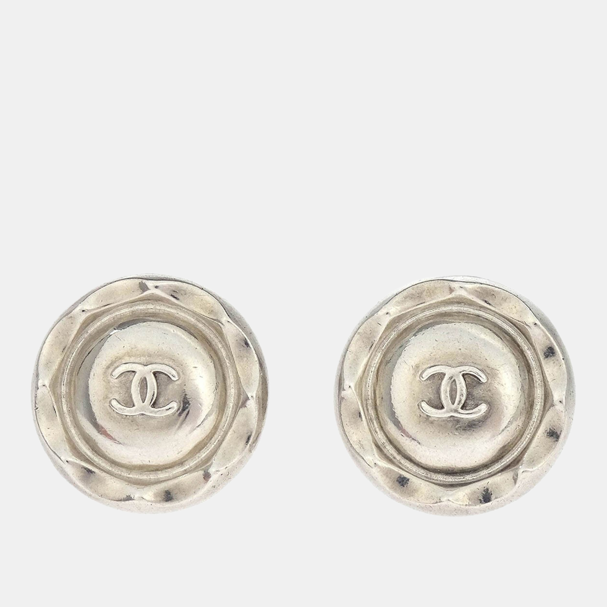 

Chanel Button Earrings Clip-On Silver