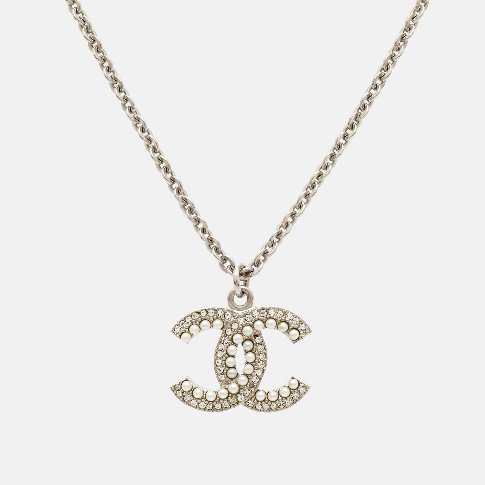 

Chanel CC Crystal Faux Pearl Silver Tone Pendant Necklace