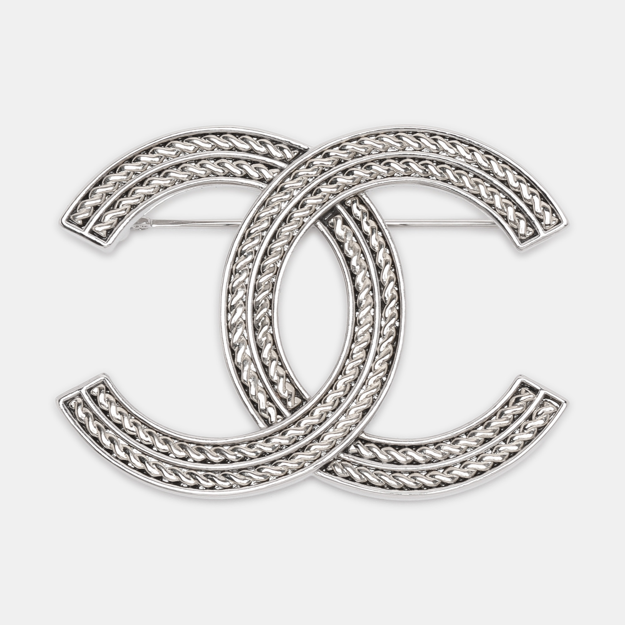 

Chanel Silver Tone Metal Chain Detail CC Brooch