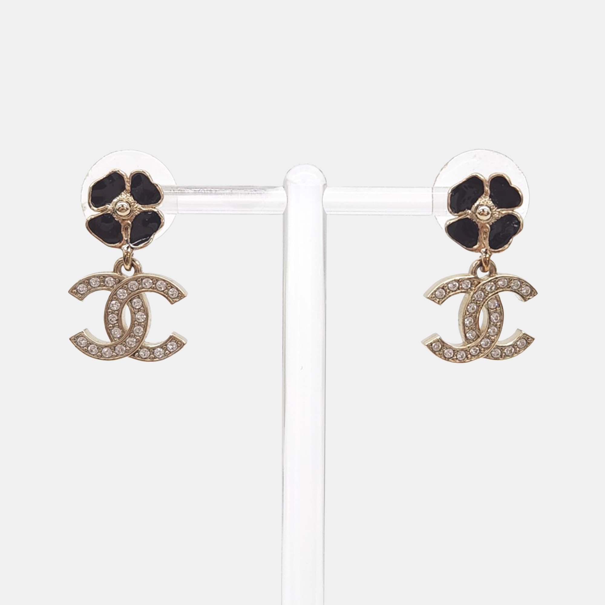 

Chanel Gold Tone Metal Earrings