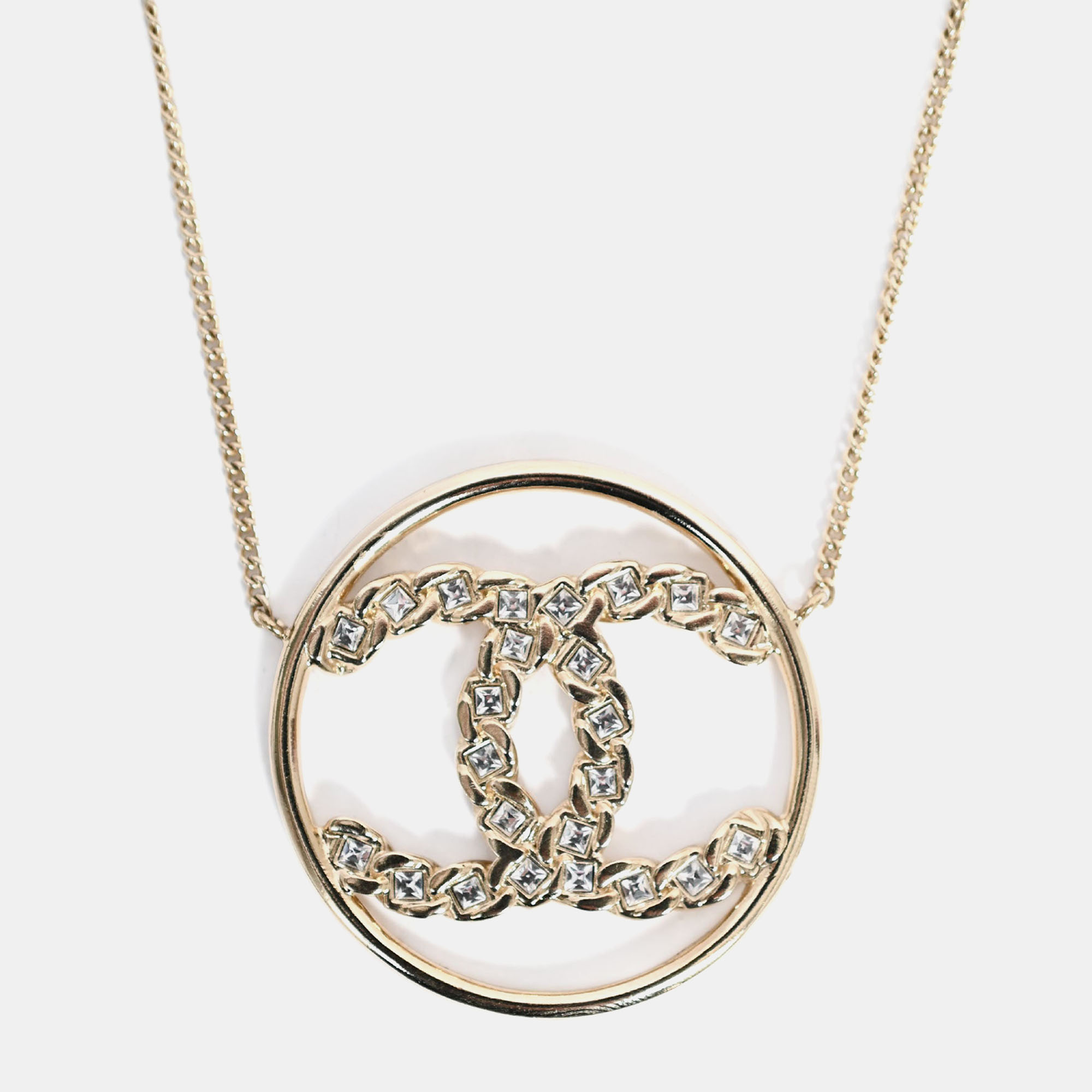 

Chanel 2019 Gold Crystal Embellish CC Circle Necklace