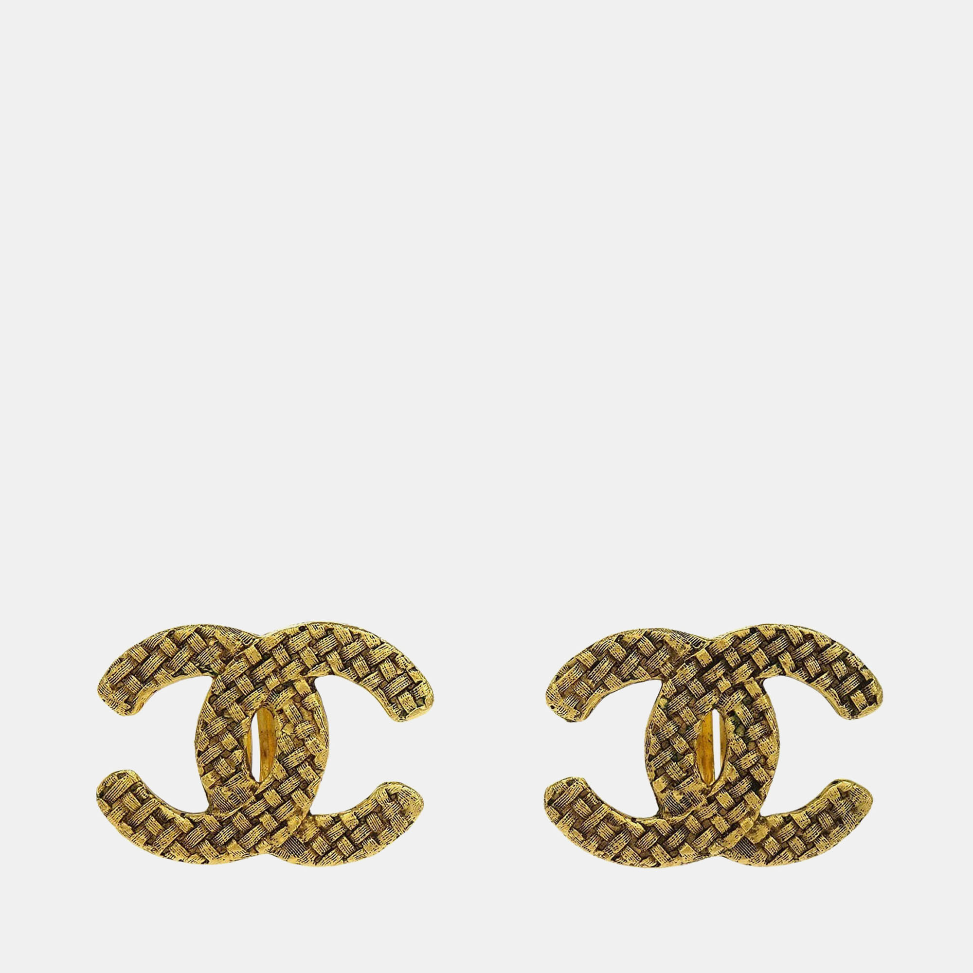 

Chanel Gold CC Earrings Clip-On