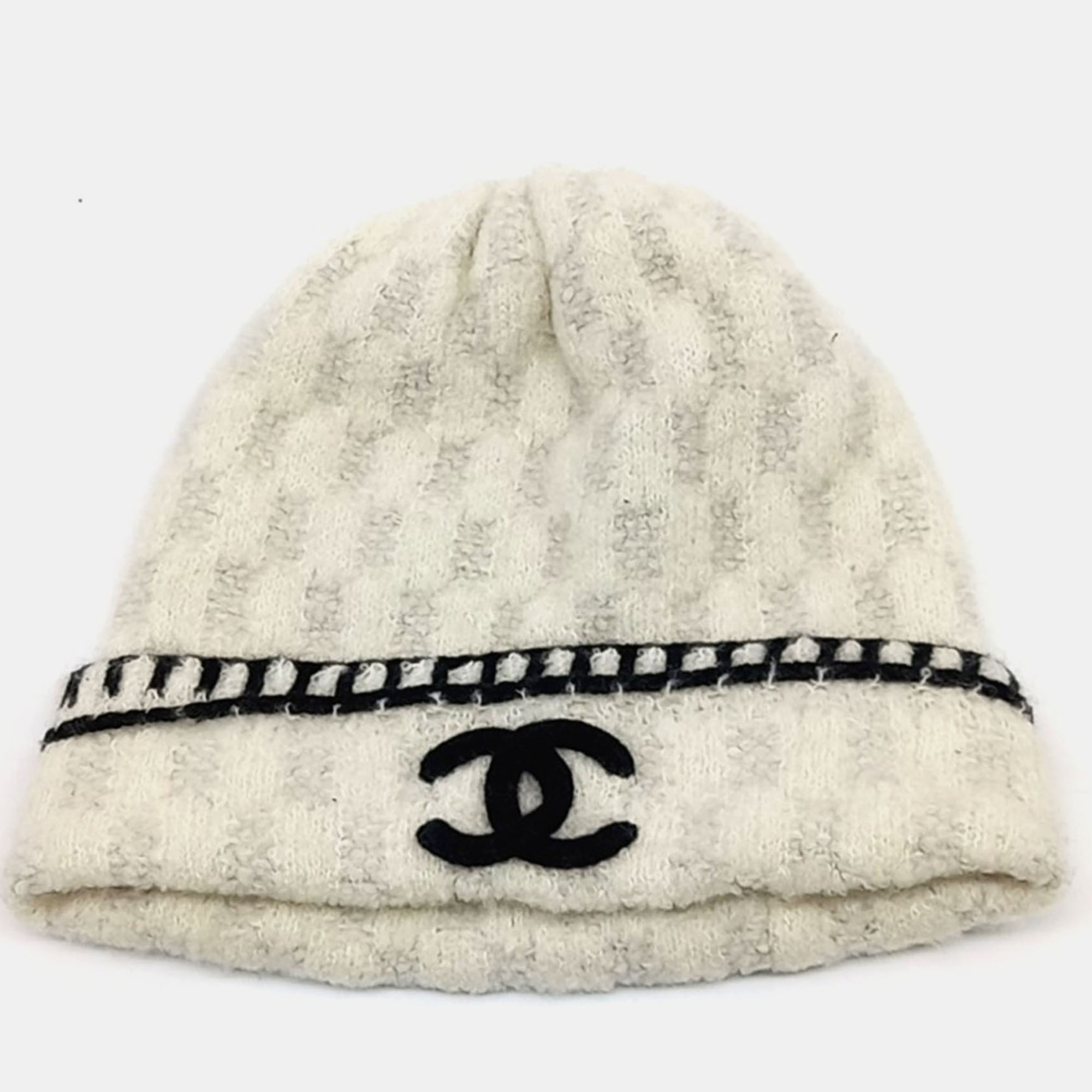 Pre-owned Chanel Beige Beanie In Sand