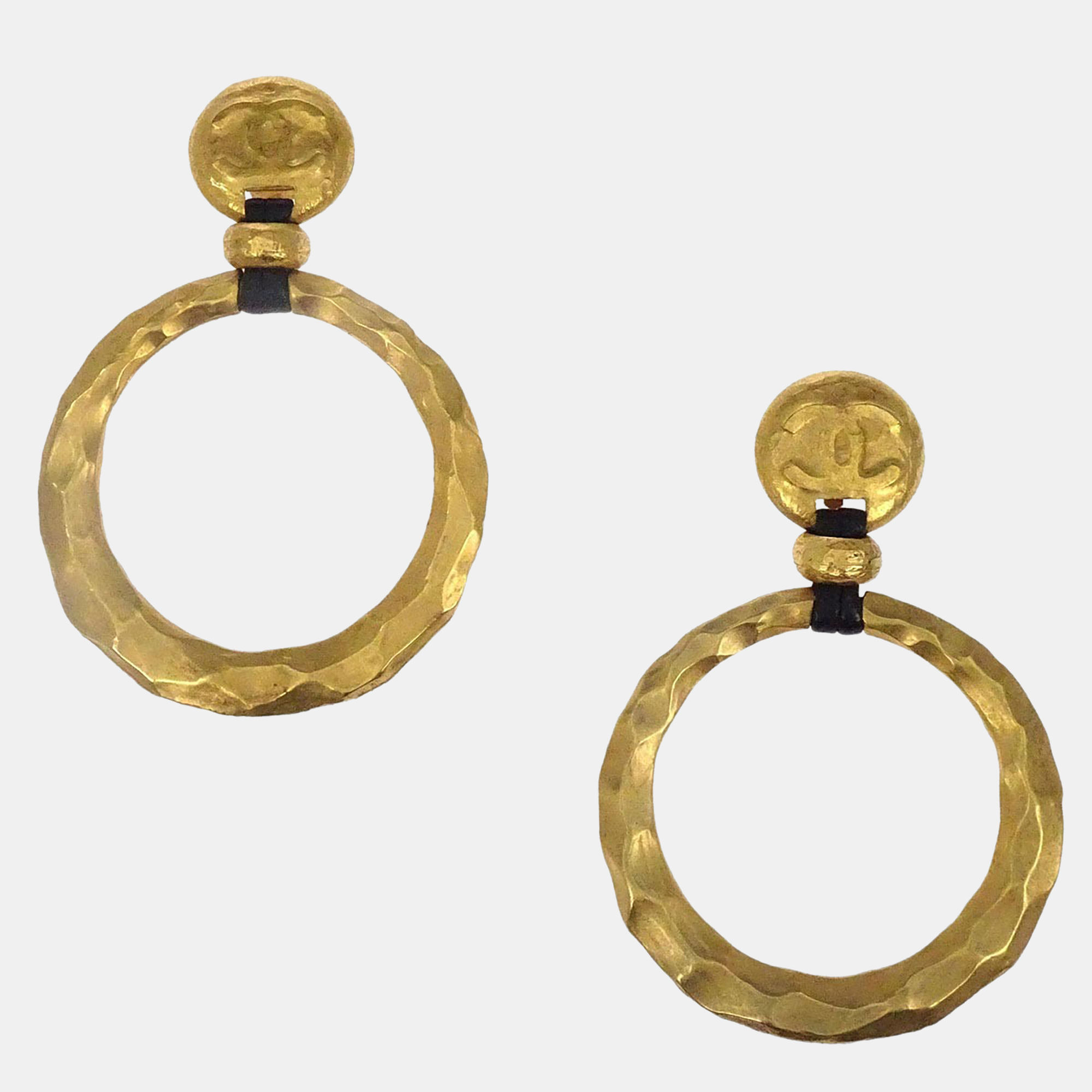 

Chanel Dangle Hoop Earrings Clip-On Gold