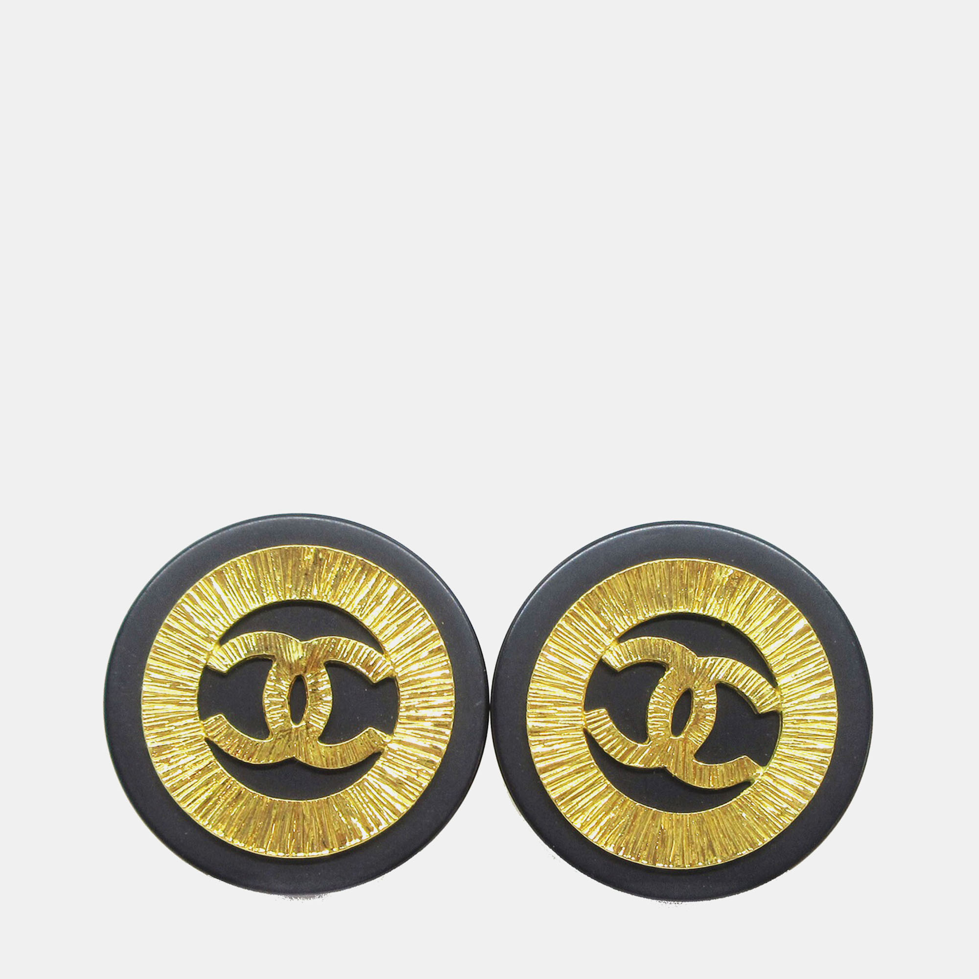 

Chanel Huge Button Earrings Clip-On Gold Black