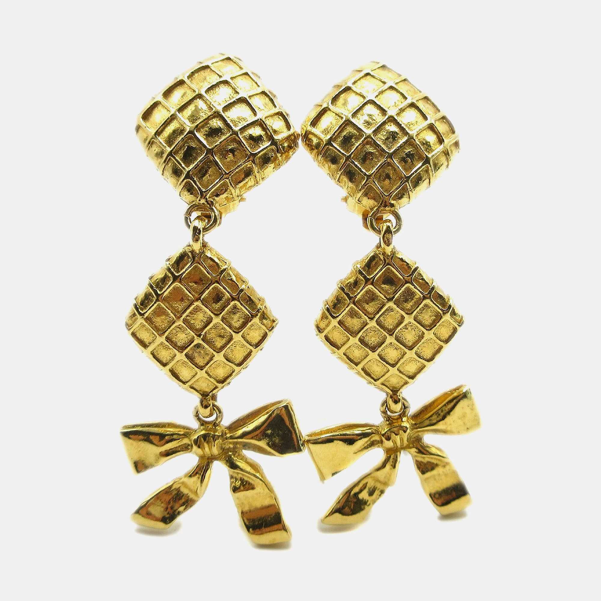 

Chanel Quilted Bow Dangle Earrings Clip-On Gold
