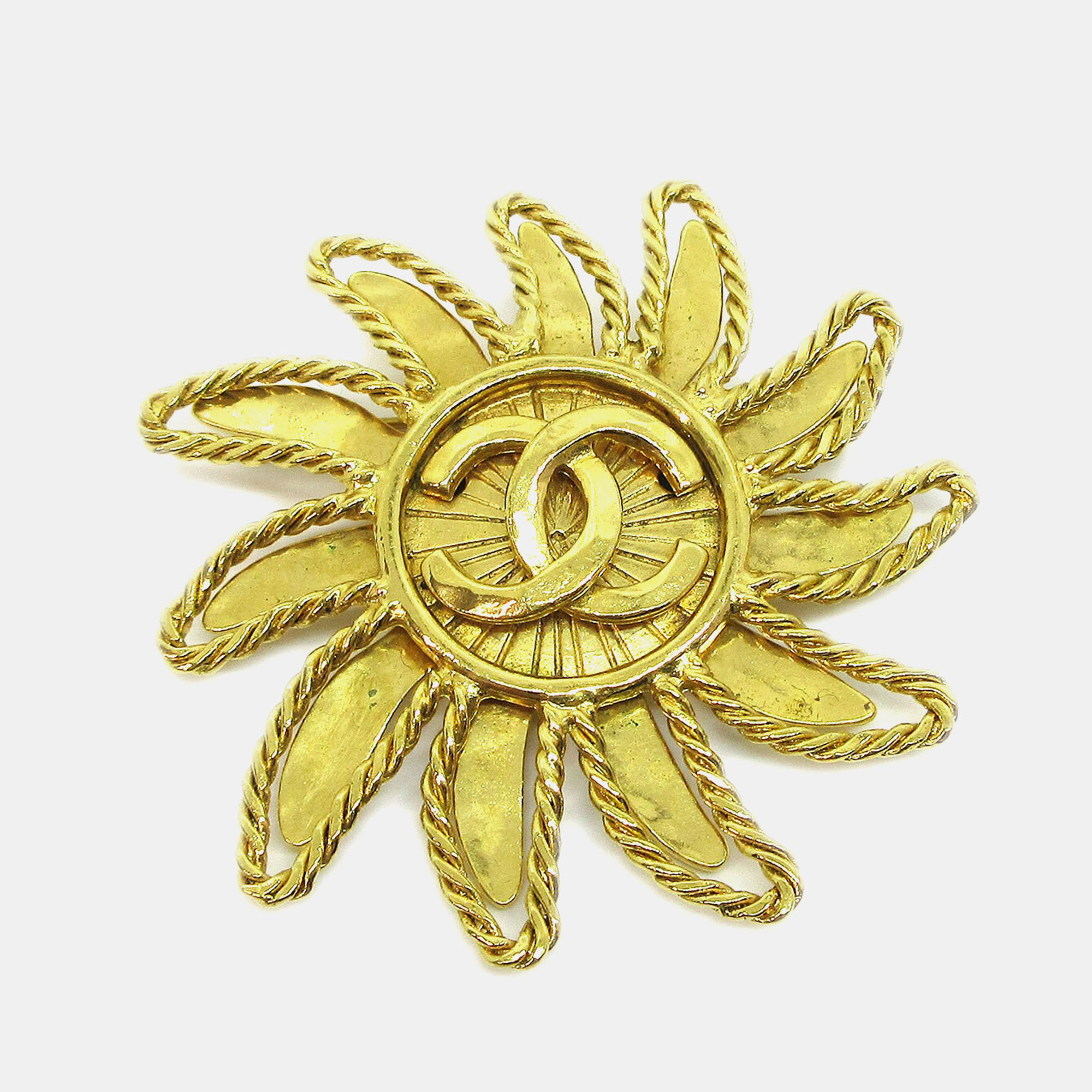 

Chanel Sun Brooch Pin Gold
