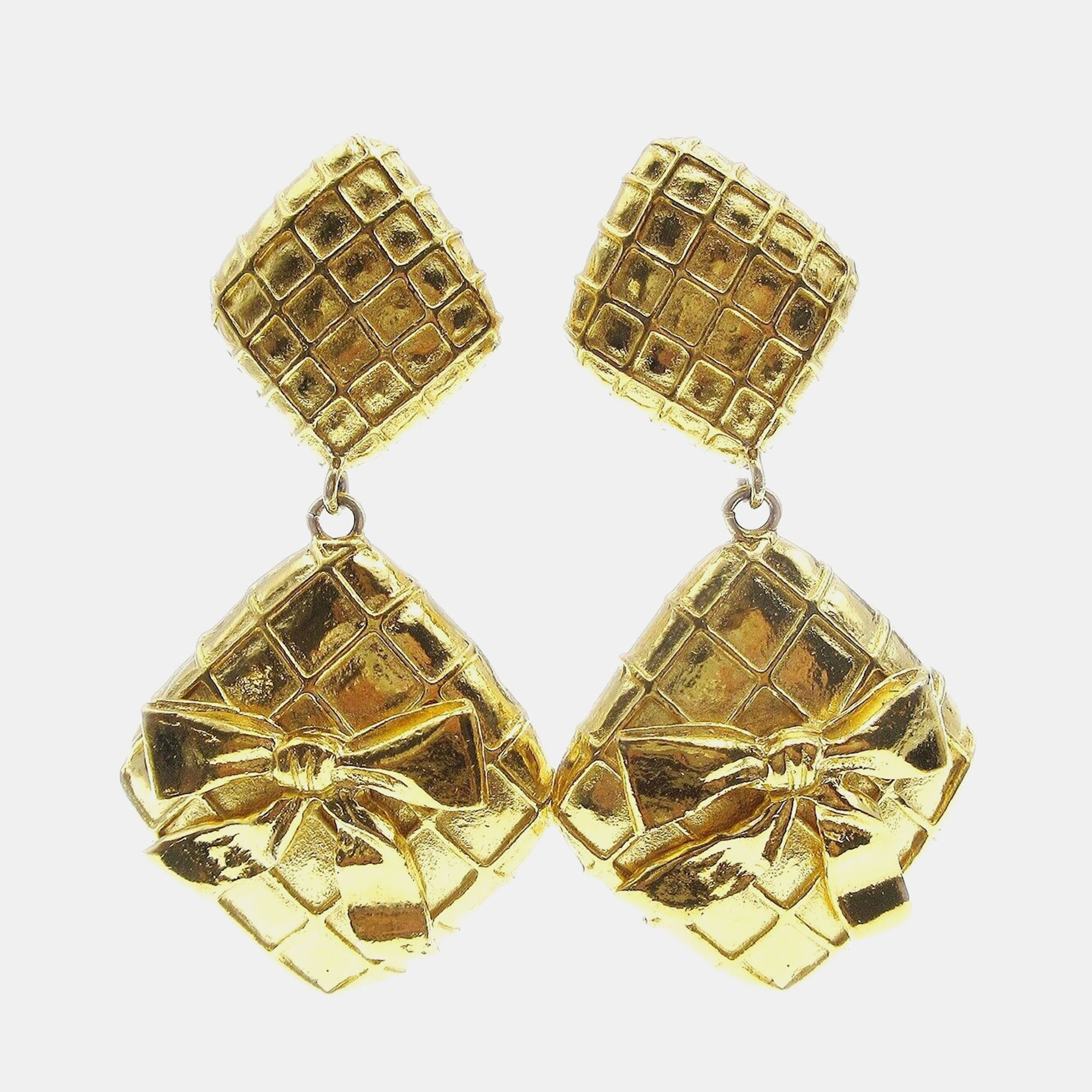 

Chanel Quilted Bow Dangle Earrings Clip-On Gold