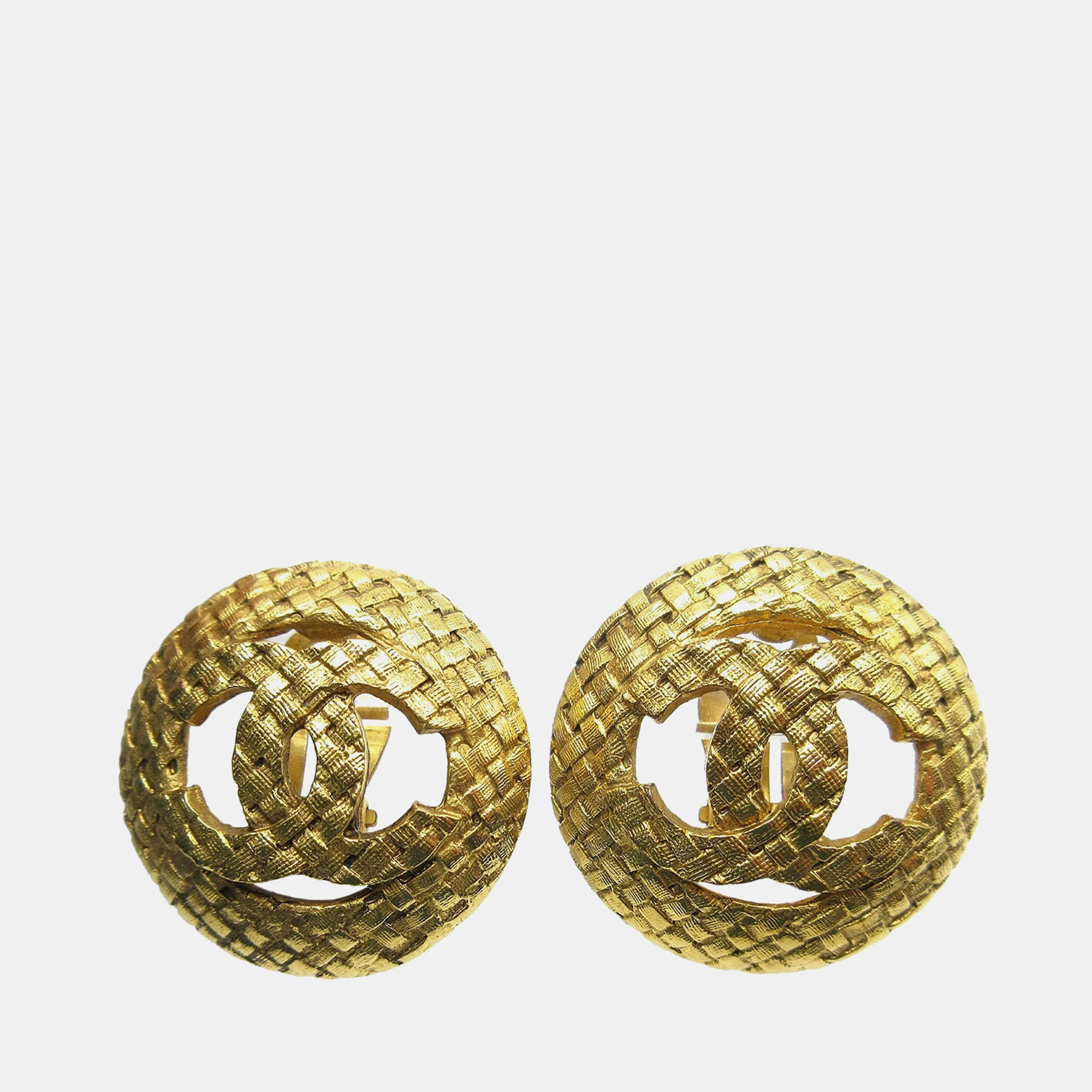 

Chanel Button Earrings Clip-On Gold