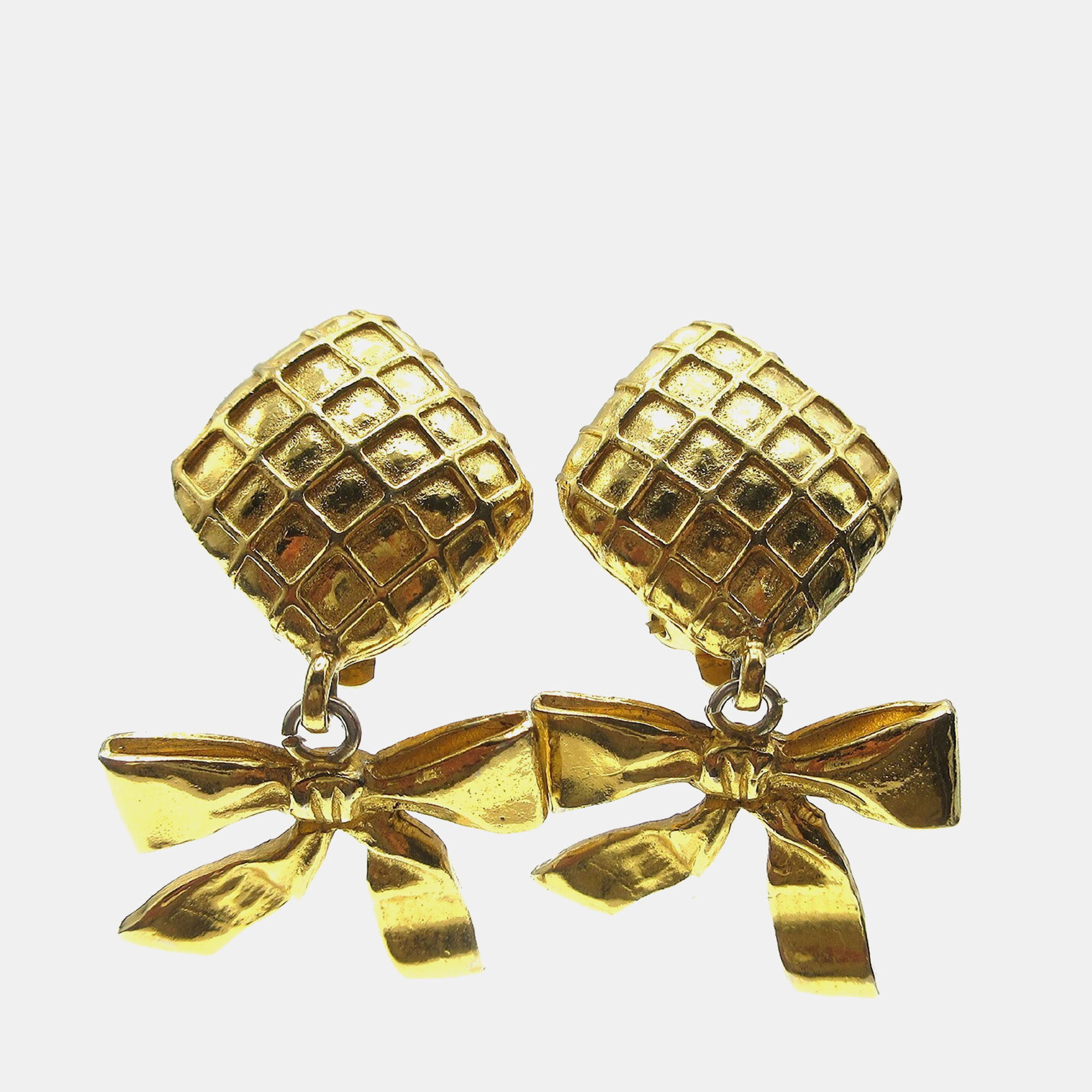 

Chanel Quilted Bow Dangle Earrings Clip-On Gold