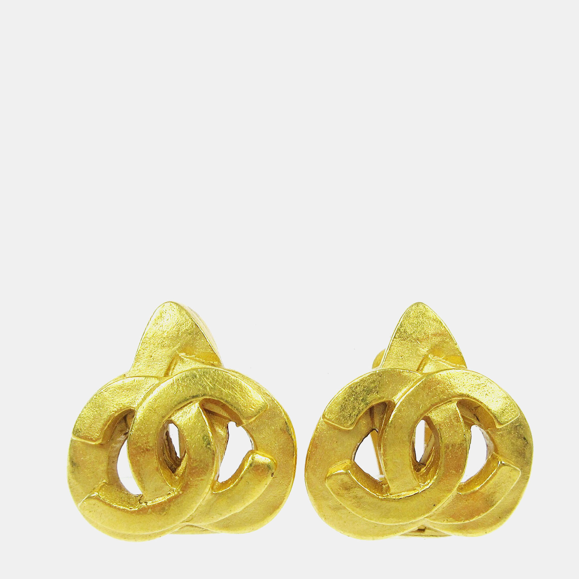 Pre-owned Chanel Heart Earrings Clip-on Gold