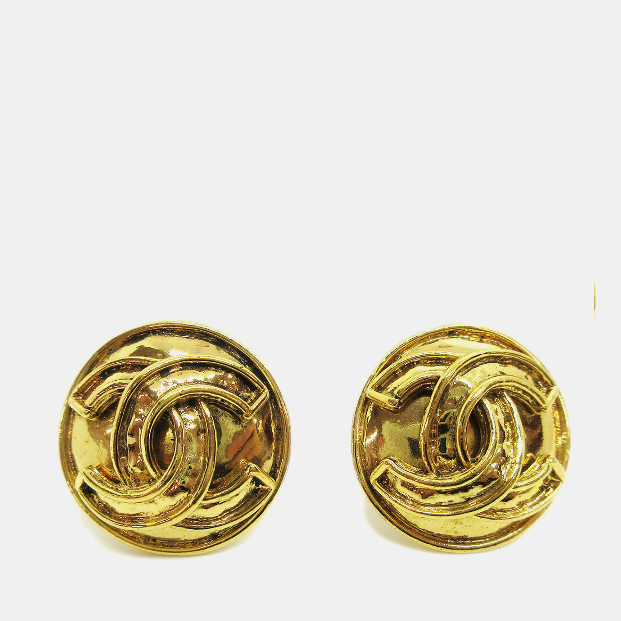 

Chanel Button Earrings Clip-On Gold