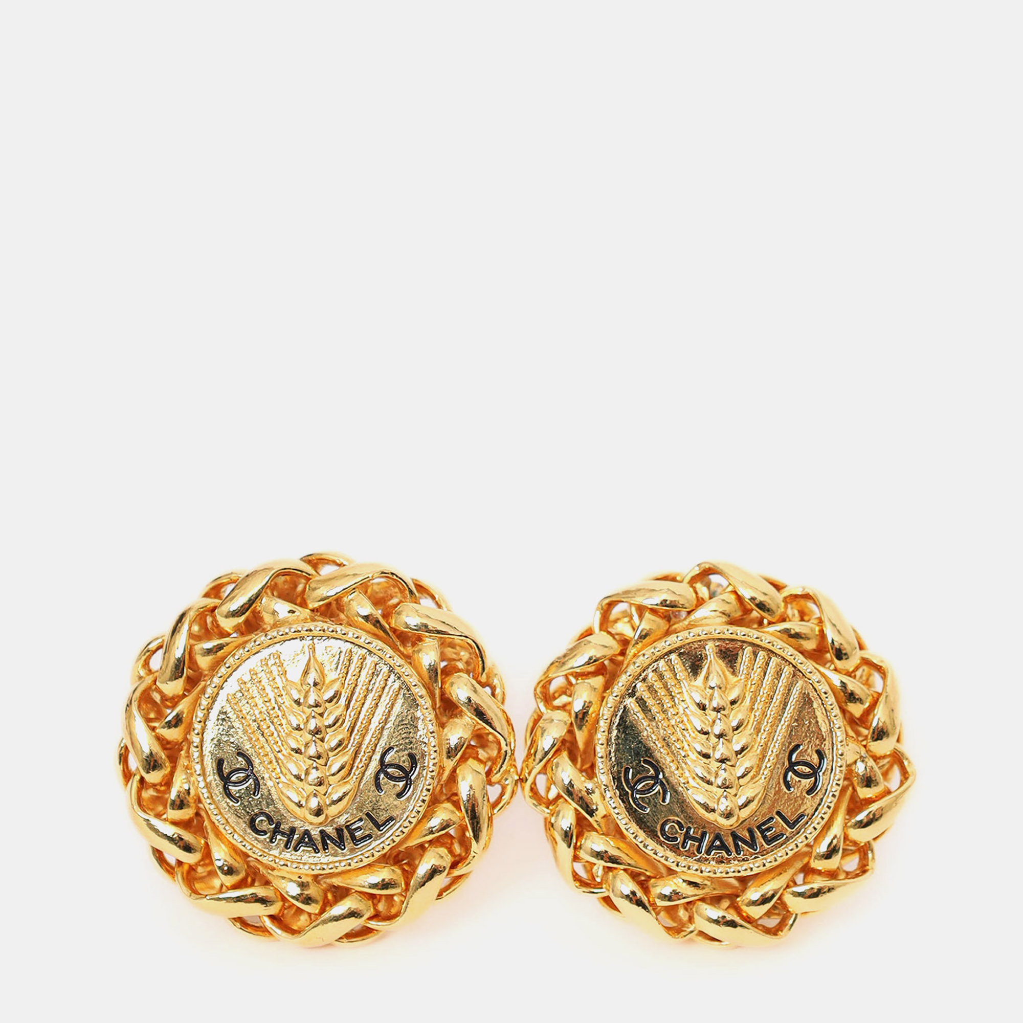 

Chanel Gold Tone Coco Mark Wheat Motif Round Earrings