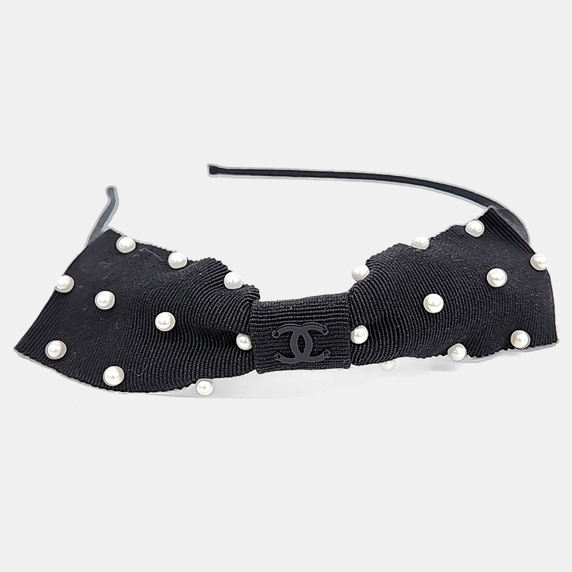 

Chanel Black Pearl Bow Hairband