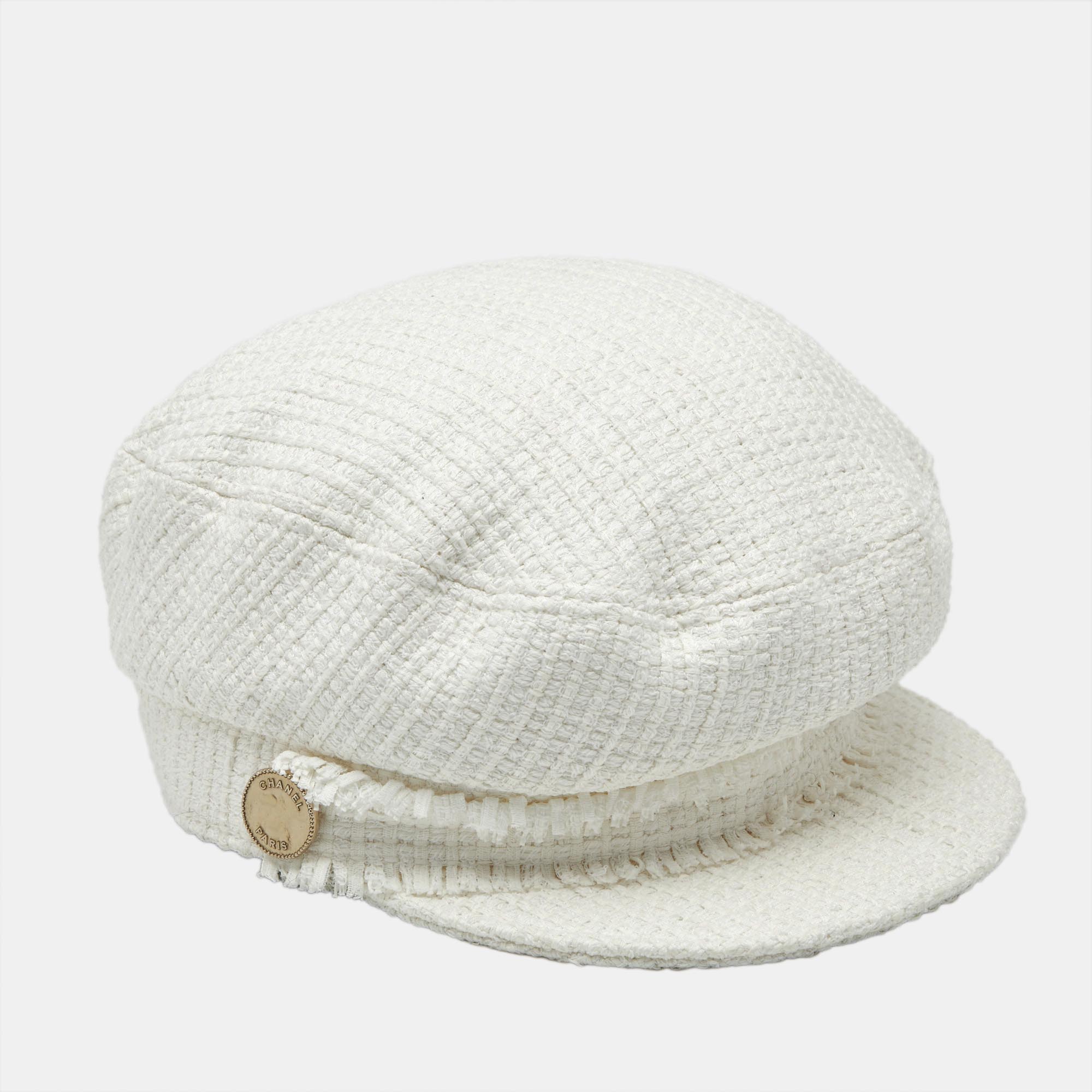 Pre-owned Chanel White Tweed Cap S